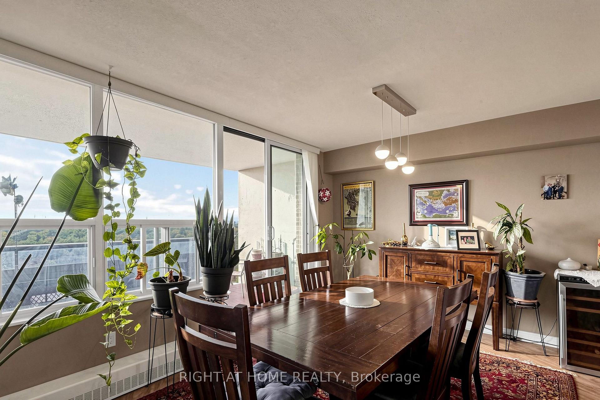 Photo 8 of Unit 1116, 15 Vicora Linkway, Toronto, Flemingdon Park — HOMEH