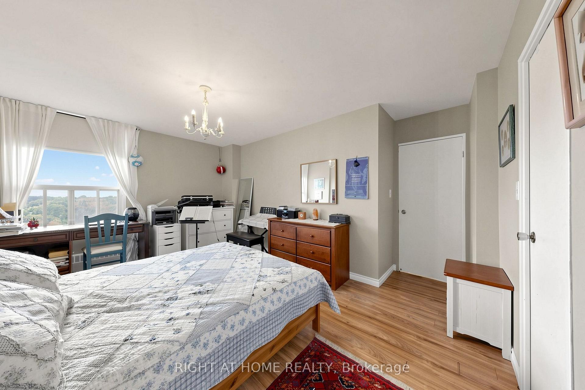 Photo 15 of Unit 1116, 15 Vicora Linkway, Toronto, Flemingdon Park — HOMEH