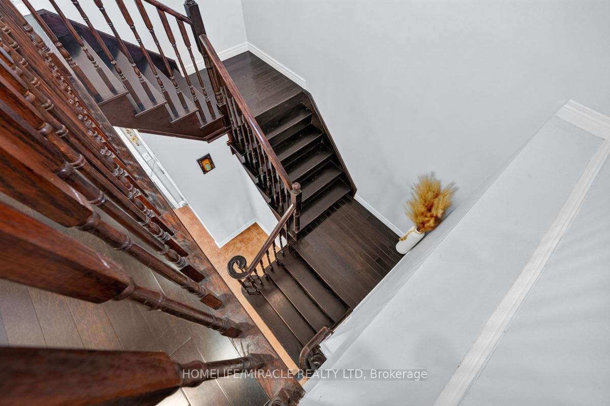 Photo 12 of 21 Chalkfarm Crescent, Brampton, Northwest Sandalwood Parkway — HOMEH