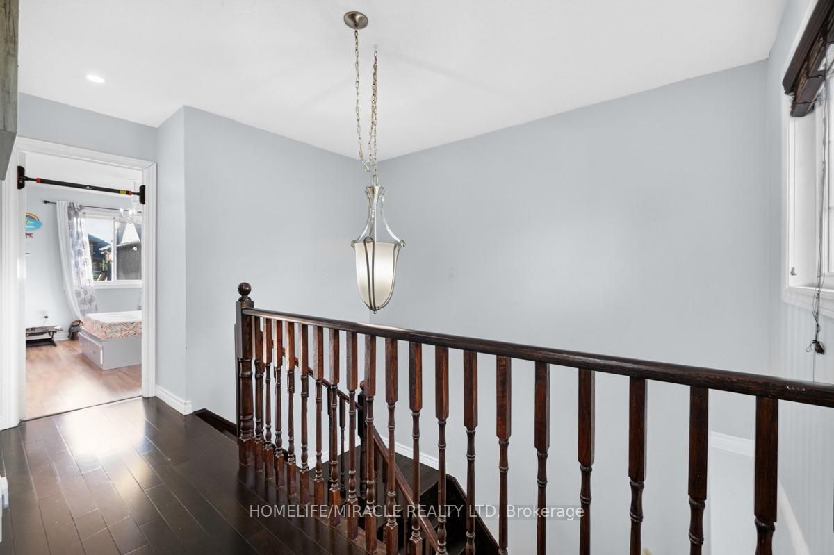 Photo 14 of 21 Chalkfarm Crescent, Brampton, Northwest Sandalwood Parkway — HOMEH