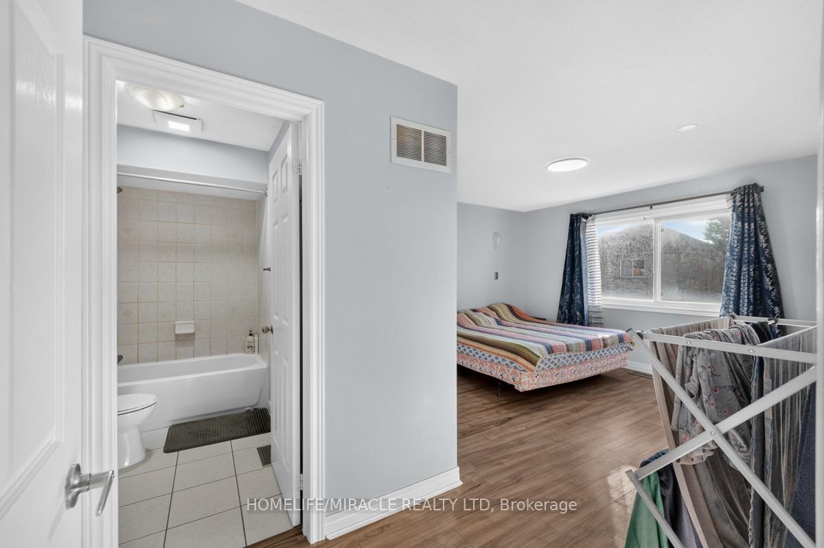 Photo 16 of 21 Chalkfarm Crescent, Brampton, Northwest Sandalwood Parkway — HOMEH