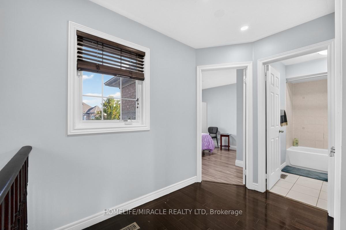 Photo 21 of 21 Chalkfarm Crescent, Brampton, Northwest Sandalwood Parkway — HOMEH