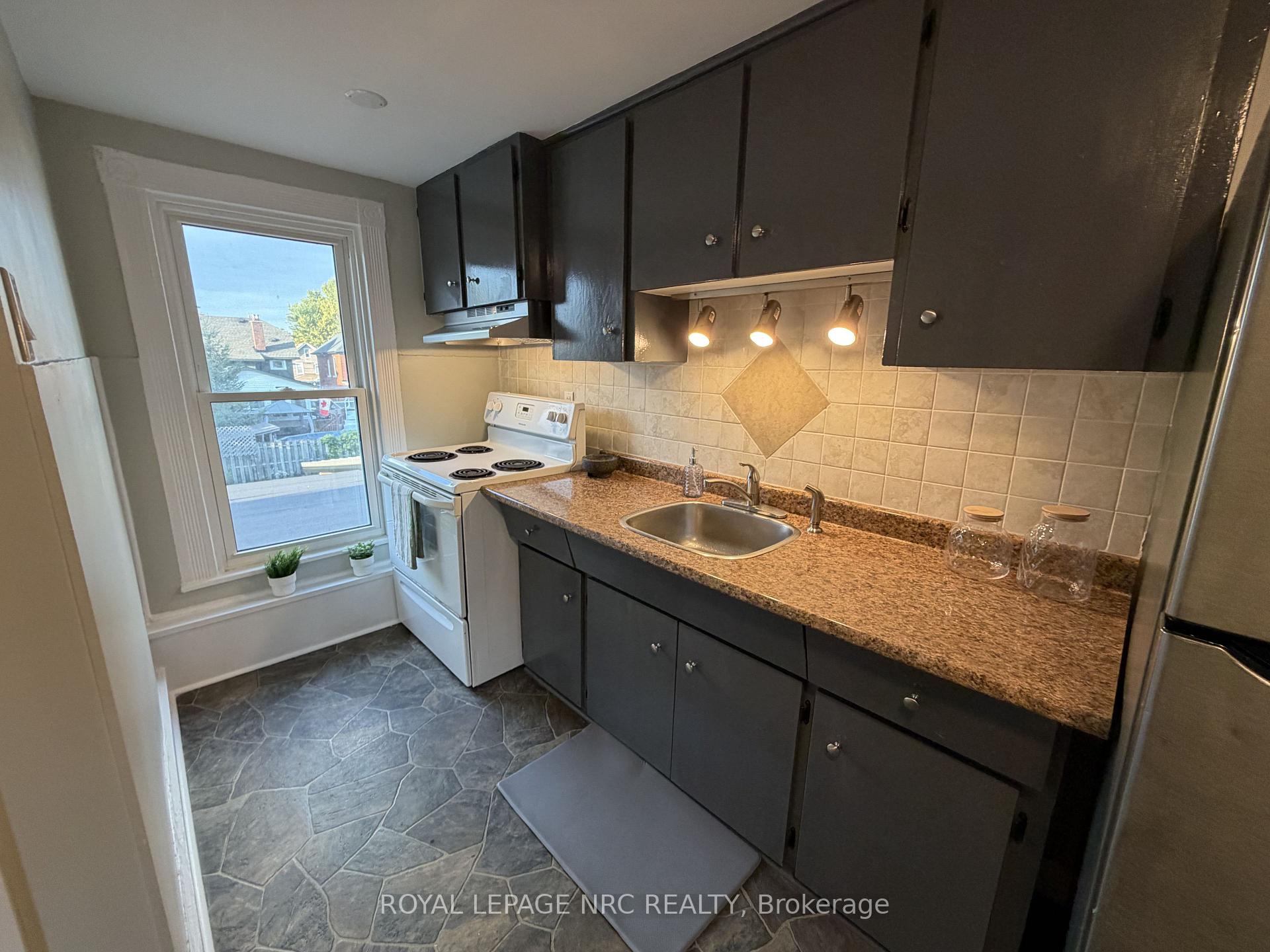 Photo 9 of 90 Park Street, Welland, Welland Downtown — HOMEH