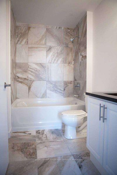 Photo 17 of Unit 221, 2490 Old Bronte Road, Oakville, Westmount — HOMEH