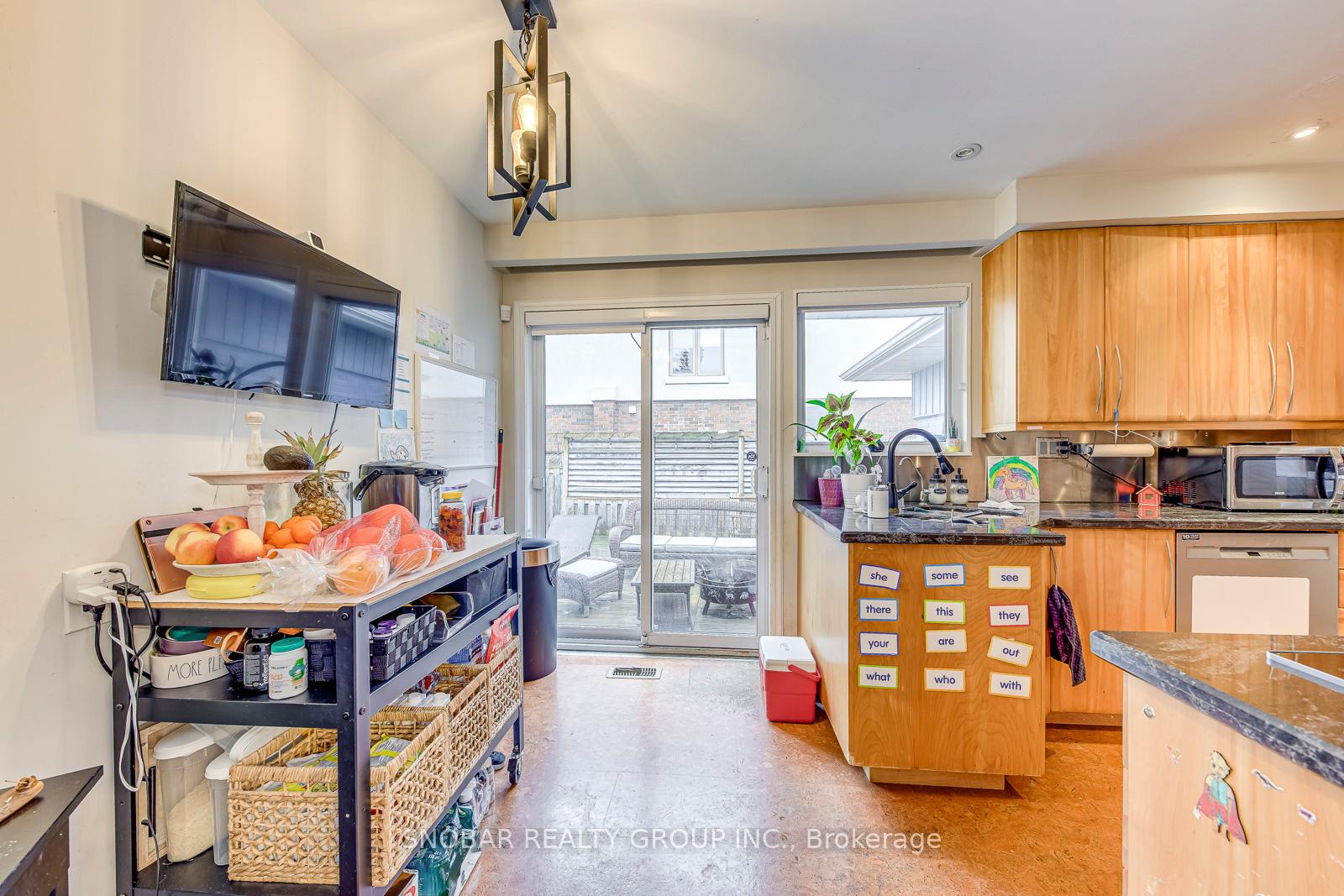 Photo 10 of 52 Decarie Circle, Etobicoke, Eringate-Centennial-West Deane — HOMEH