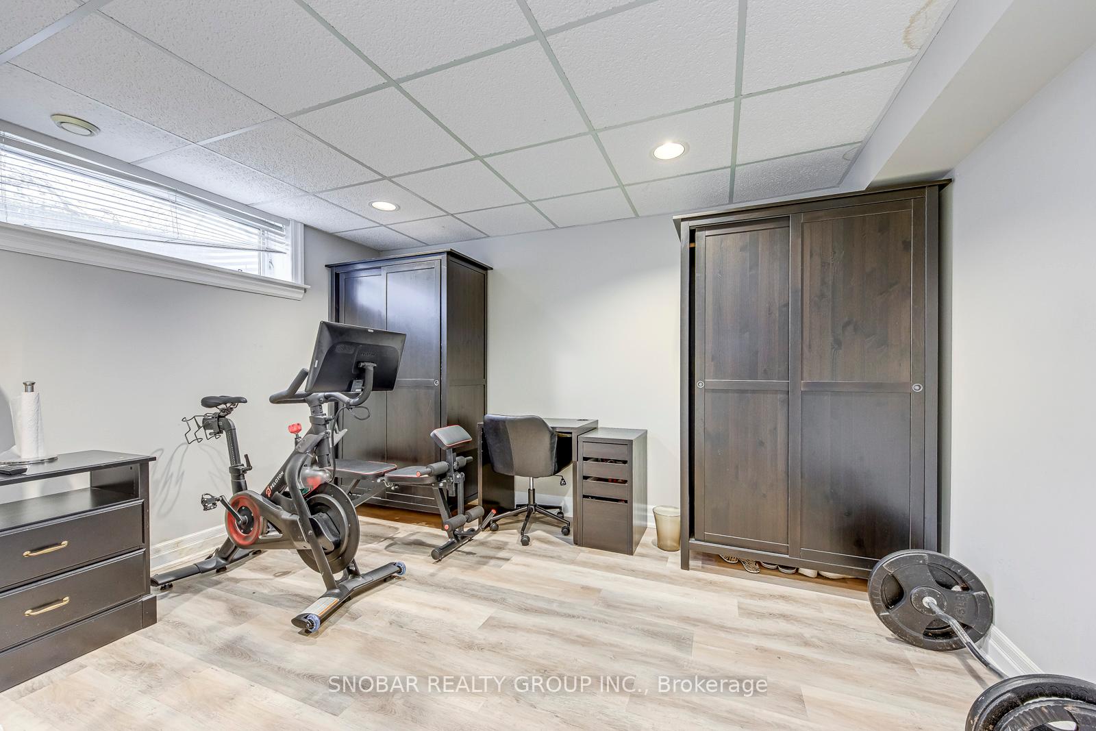 Photo 20 of 52 Decarie Circle, Etobicoke, Eringate-Centennial-West Deane — HOMEH