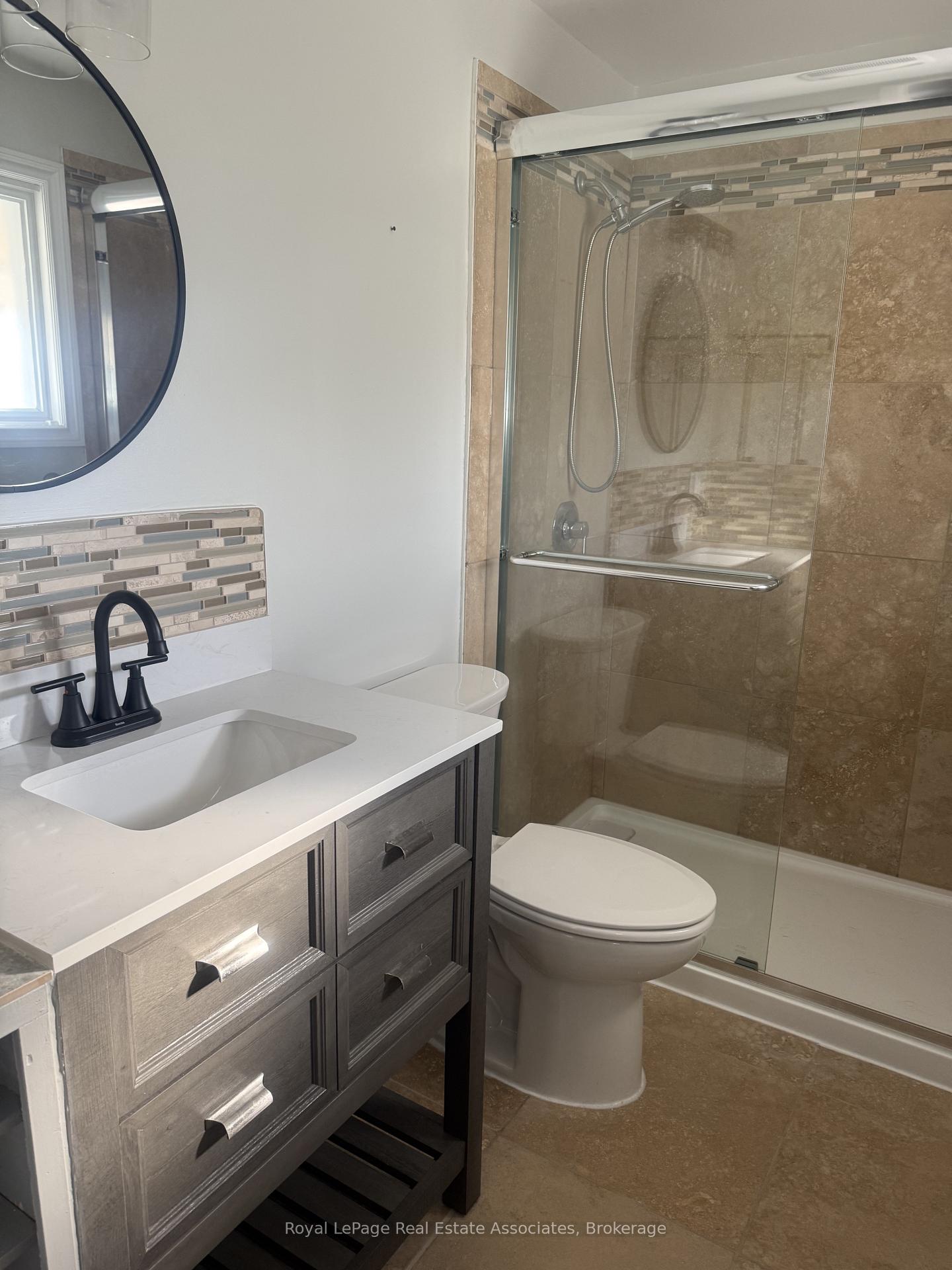 Photo 7 of 18 Fagan Drive, Halton Hills, Georgetown — HOMEH