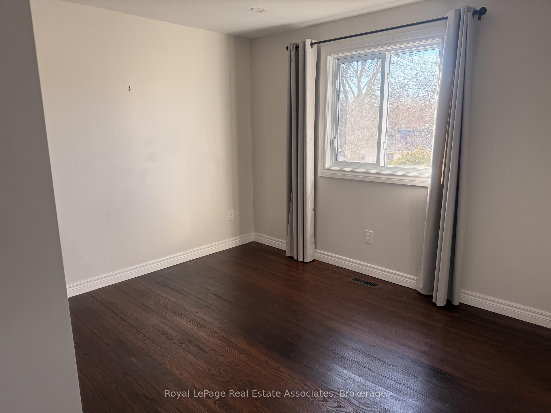 Photo 10 of 18 Fagan Drive, Halton Hills, Georgetown — HOMEH