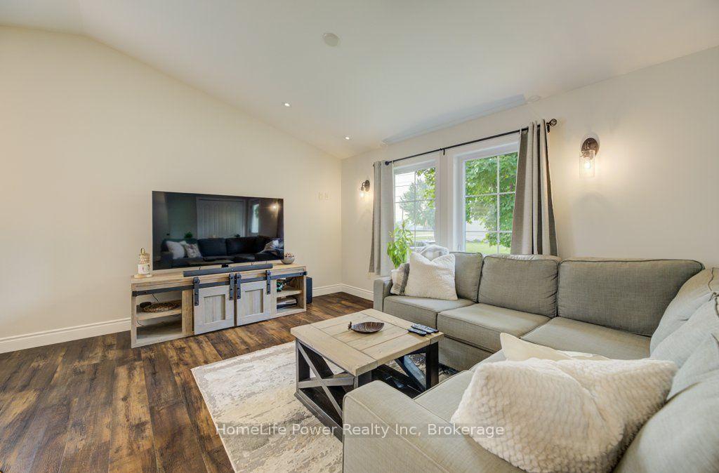 Photo 5 of 1077 Queen Street, Howick — HOMEH
