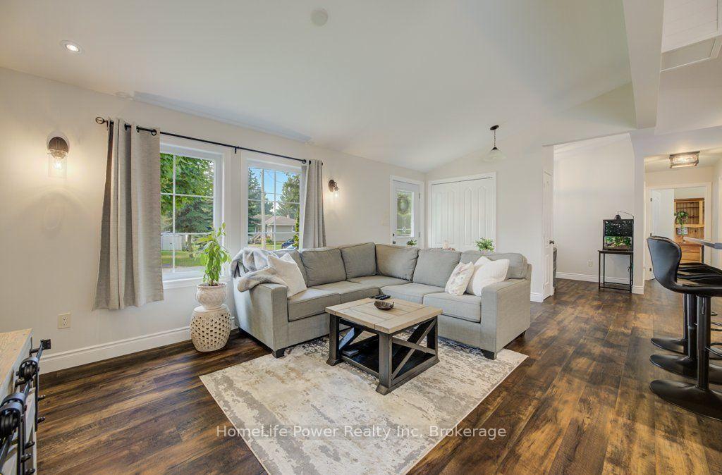 Photo 4 of 1077 Queen Street, Howick — HOMEH