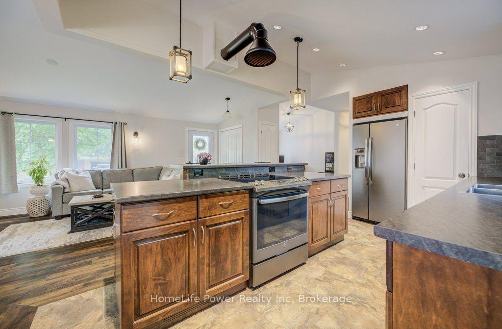 Photo 8 of 1077 Queen Street, Howick — HOMEH