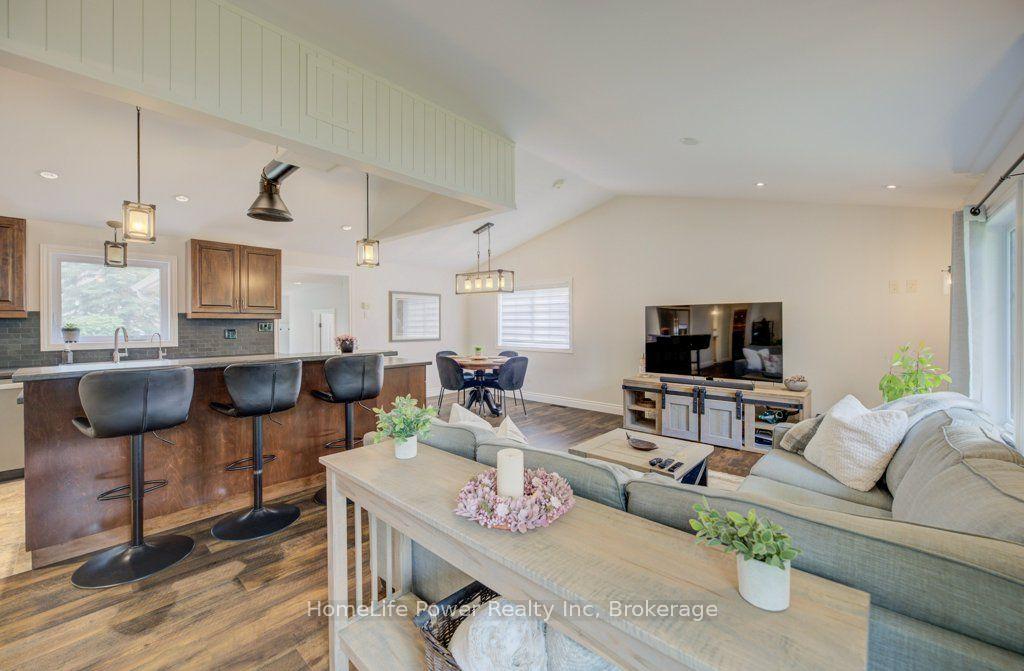 Photo 10 of 1077 Queen Street, Howick — HOMEH