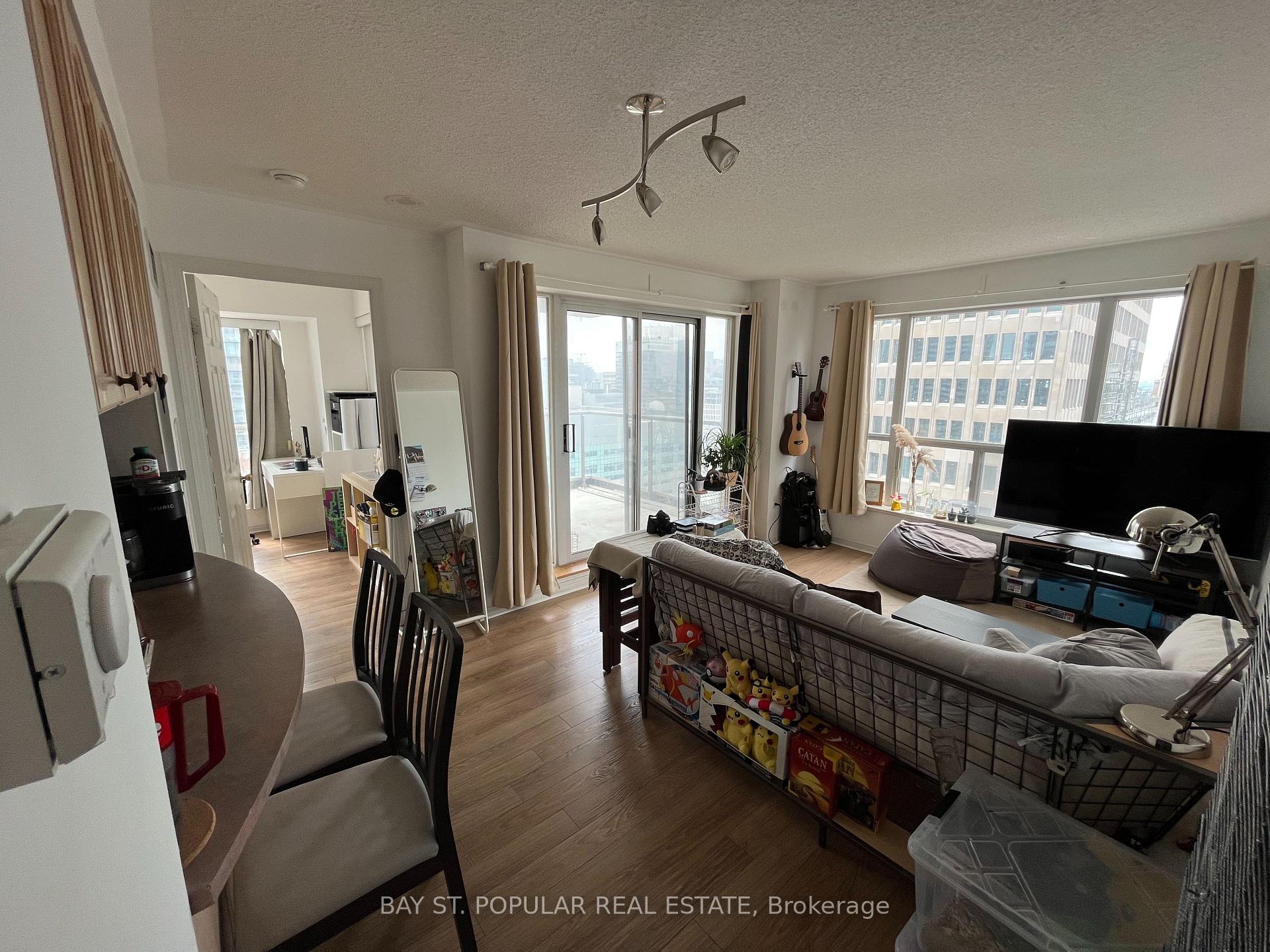 Photo 3 of Unit 2205, 909 Bay Street, Toronto, Bay Street Corridor — HOMEH