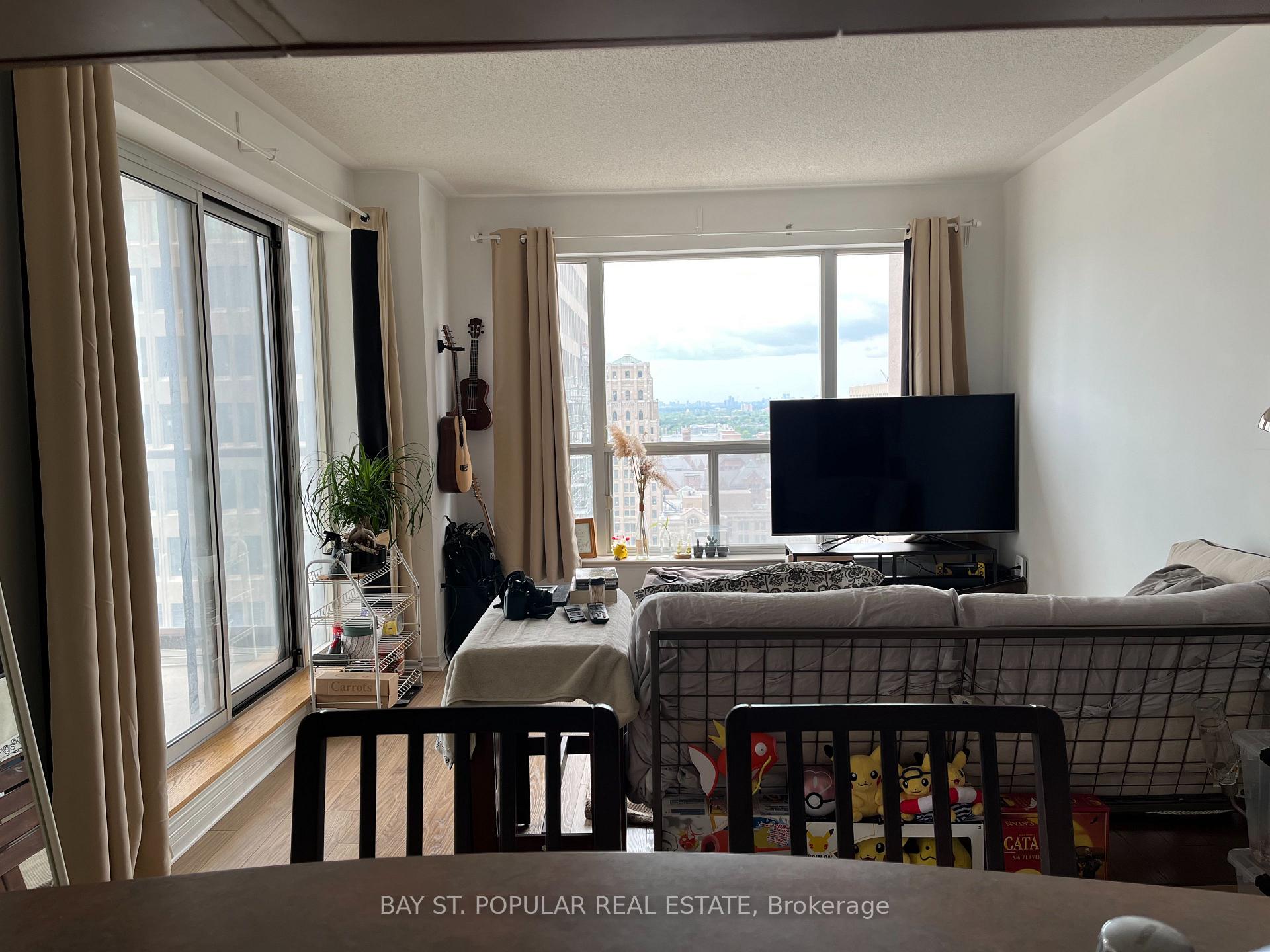 Photo 5 of Unit 2205, 909 Bay Street, Toronto, Bay Street Corridor — HOMEH
