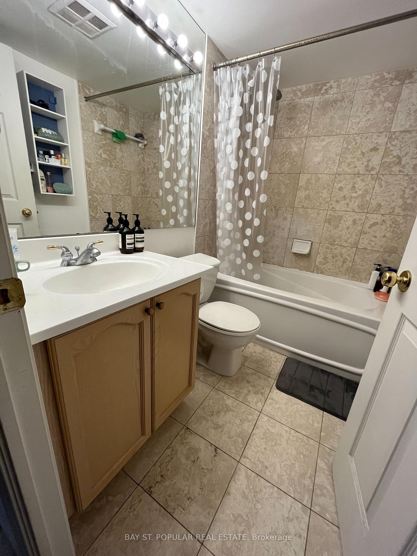 Photo 11 of Unit 2205, 909 Bay Street, Toronto, Bay Street Corridor — HOMEH
