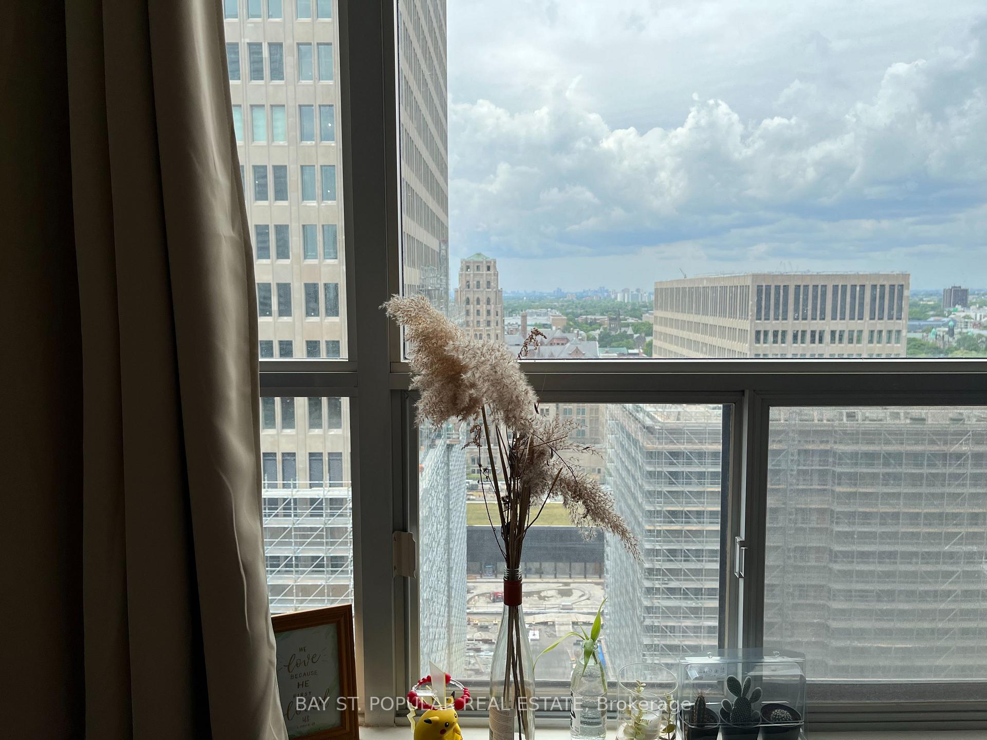 Photo 13 of Unit 2205, 909 Bay Street, Toronto, Bay Street Corridor — HOMEH
