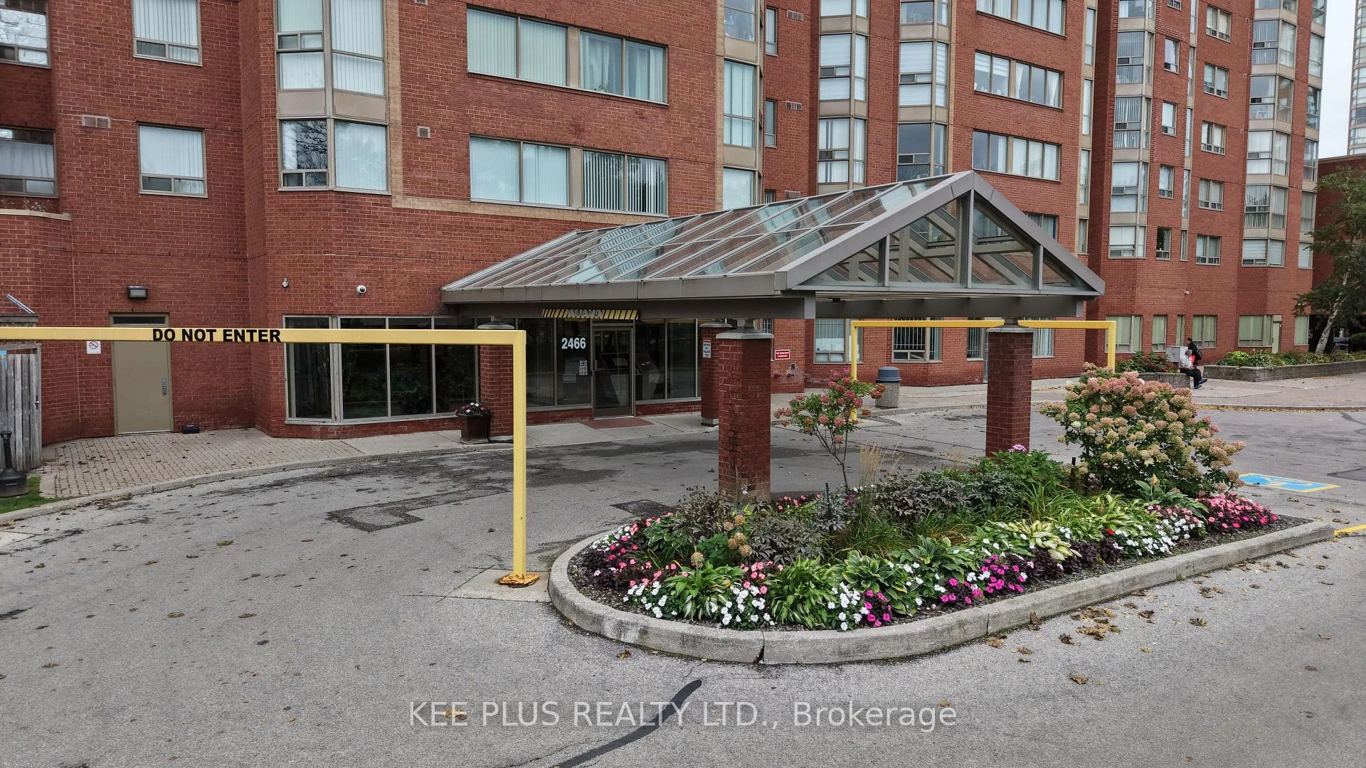 Photo 3 of Unit 819, 2466 Eglinton Avenue E, Scarborough, Eglinton East — HOMEH