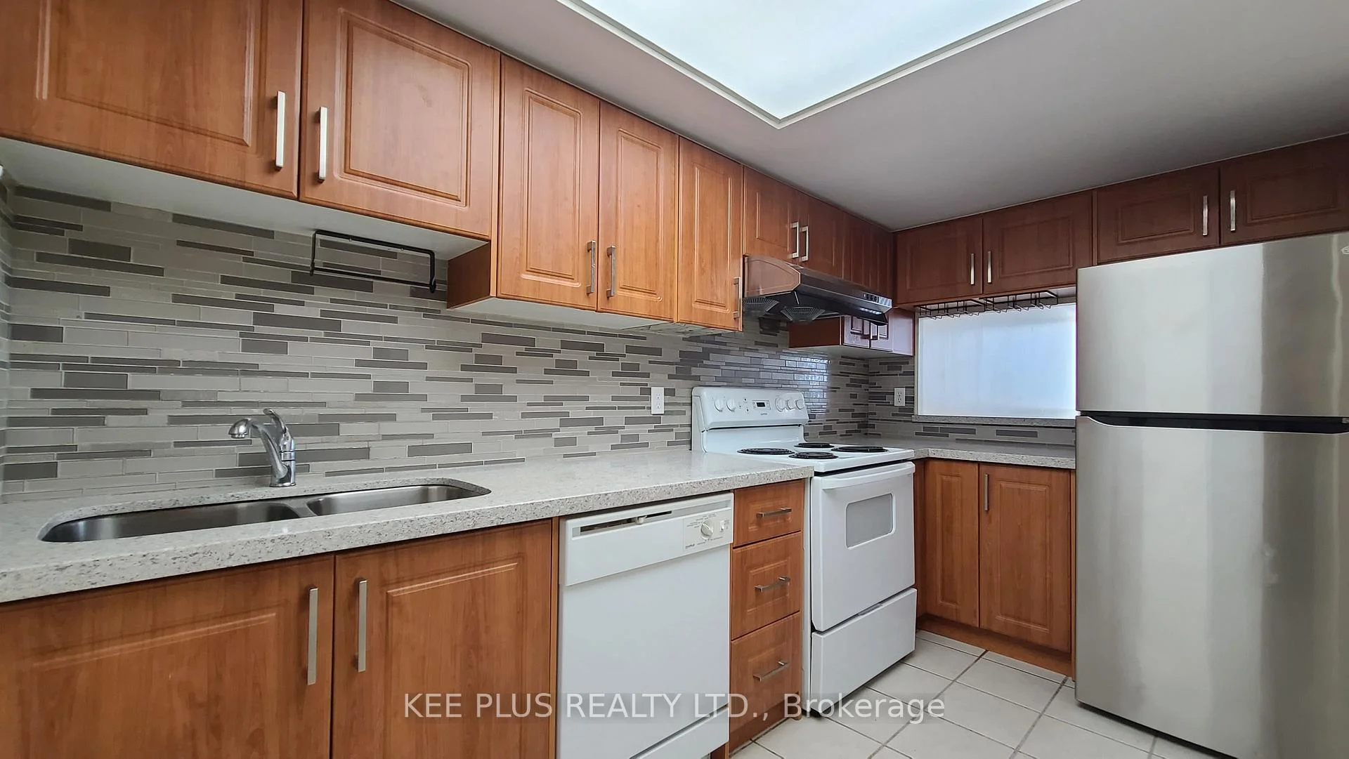 Photo 15 of Unit 819, 2466 Eglinton Avenue E, Scarborough, Eglinton East — HOMEH