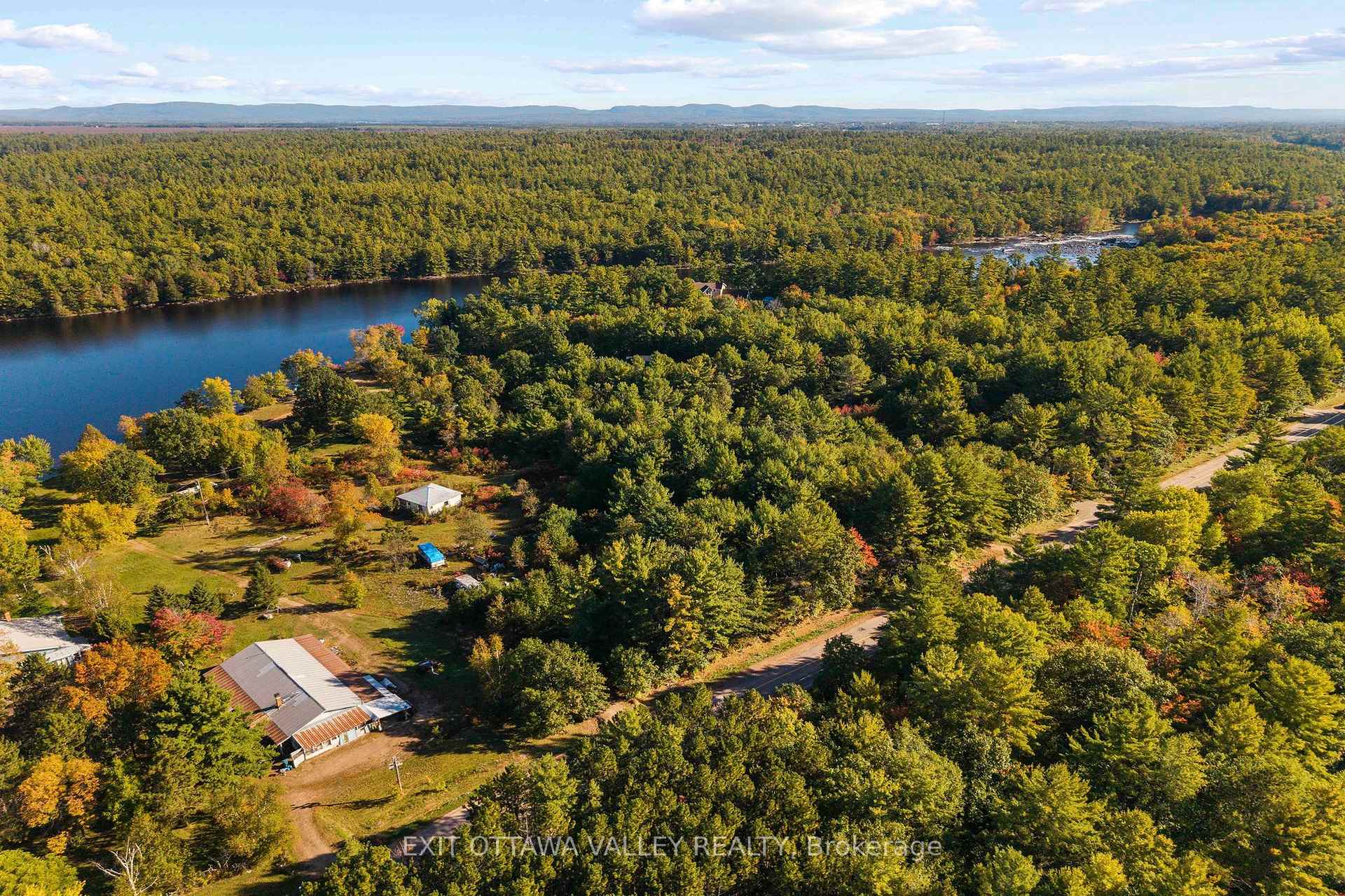 Photo 2 of 1060B Rantz Road, Petawawa, Petawawa — HOMEH