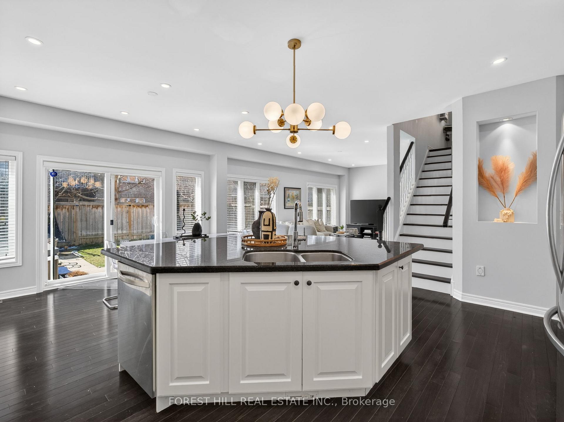Photo 16 of 12 Wallenberg Drive, Vaughan, Patterson — HOMEH