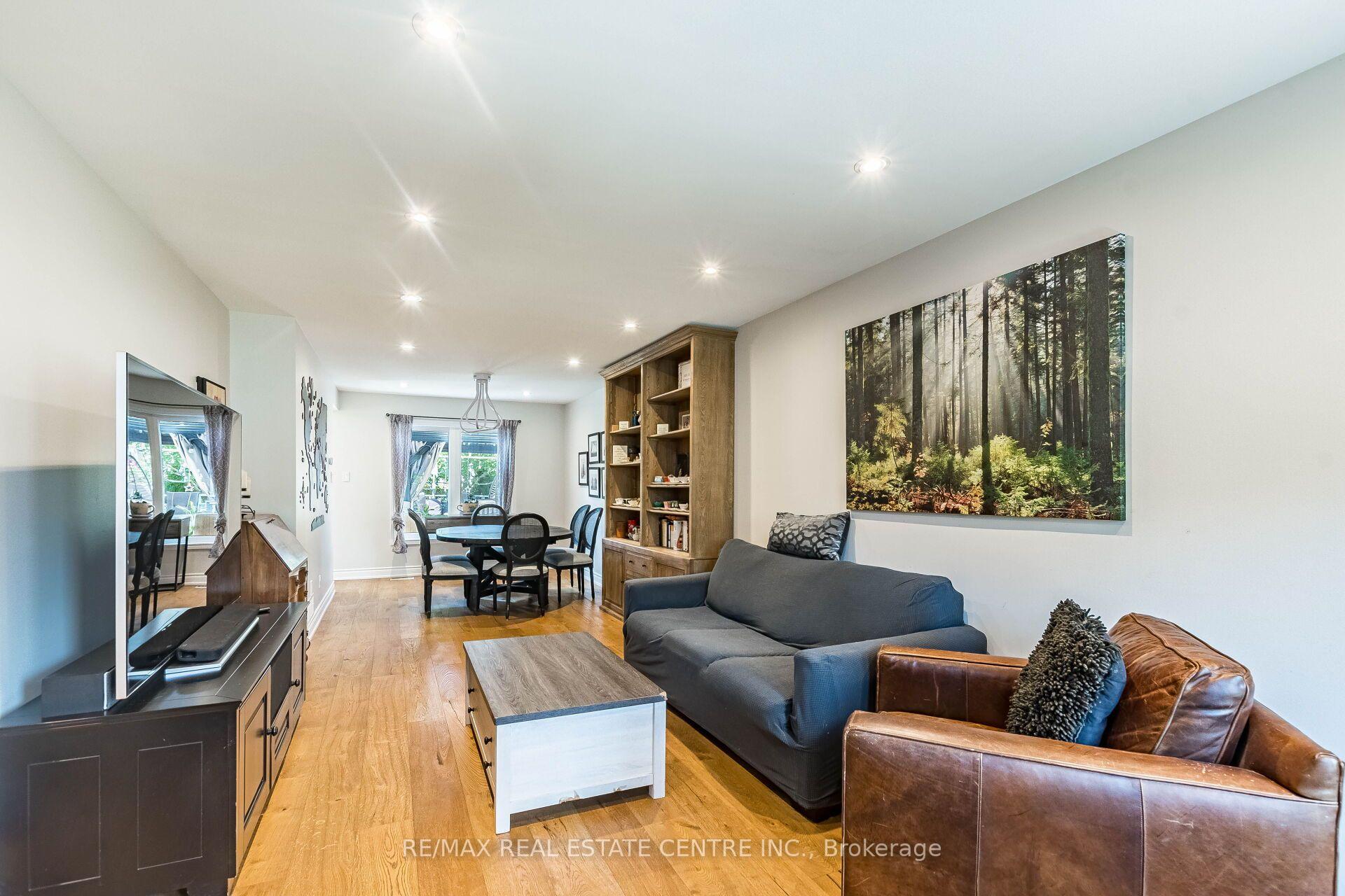 Photo 5 of 1571 Meadowfield Crescent, Mississauga, East Credit — HOMEH