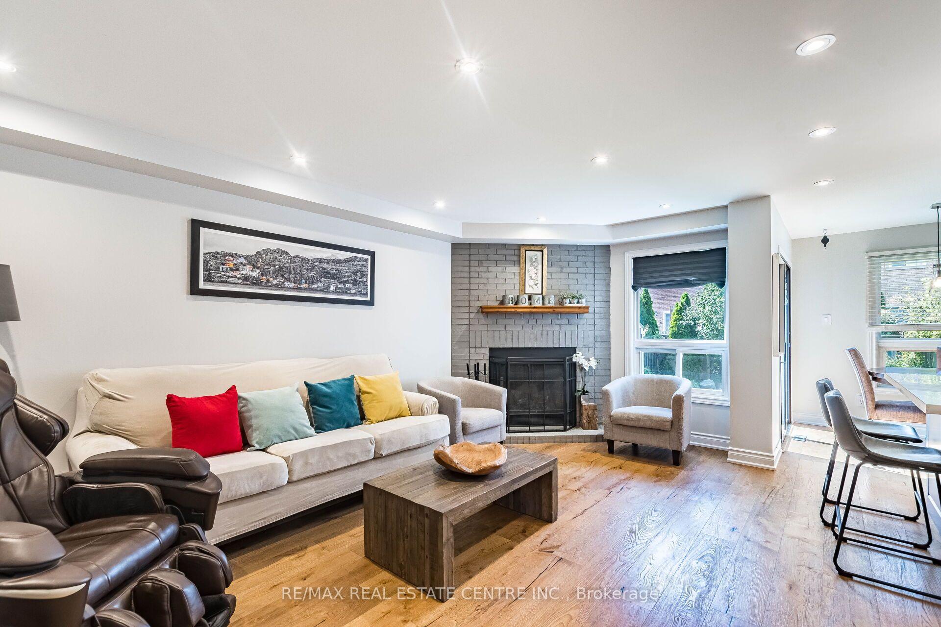 Photo 8 of 1571 Meadowfield Crescent, Mississauga, East Credit — HOMEH
