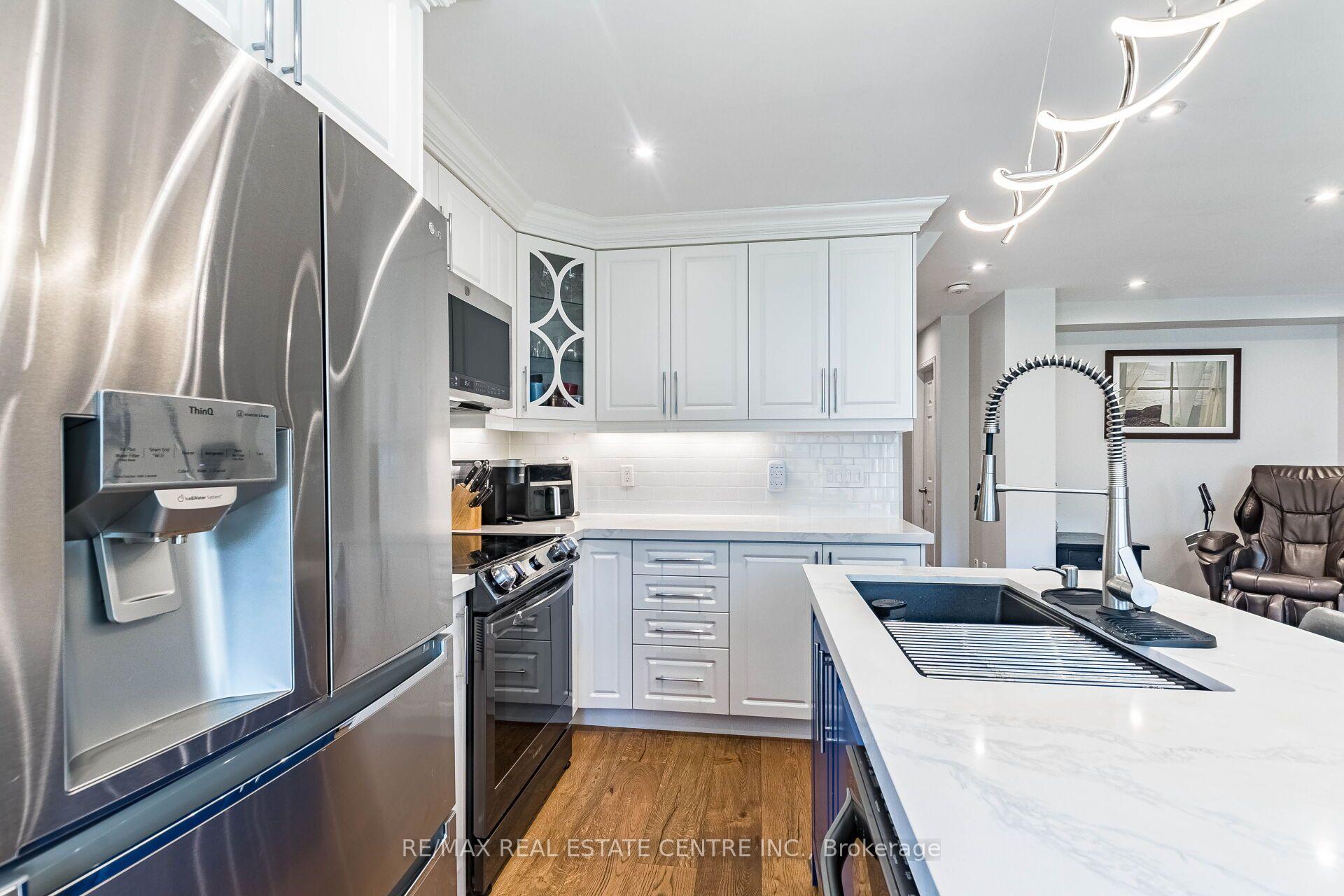 Photo 12 of 1571 Meadowfield Crescent, Mississauga, East Credit — HOMEH