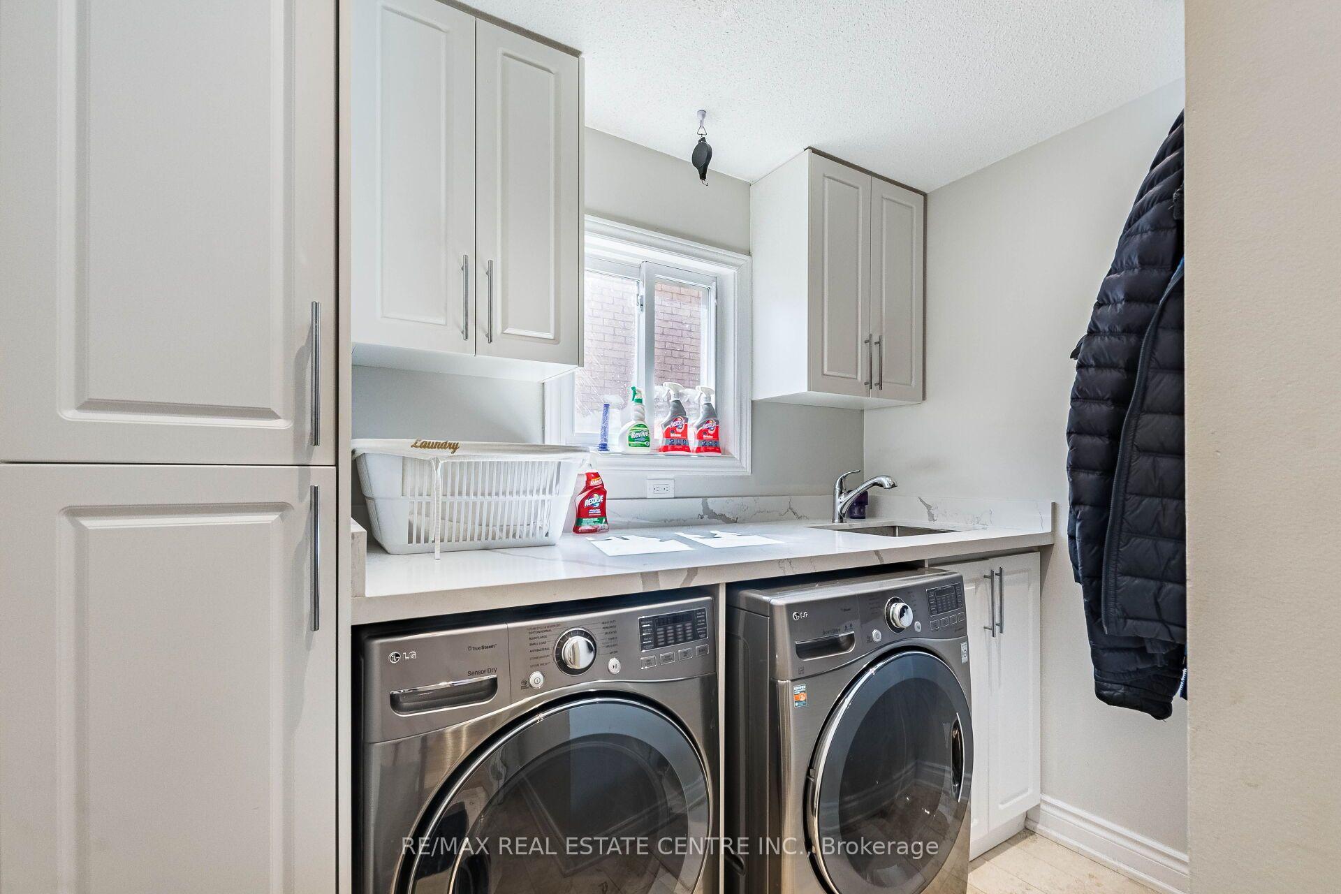 Photo 15 of 1571 Meadowfield Crescent, Mississauga, East Credit — HOMEH