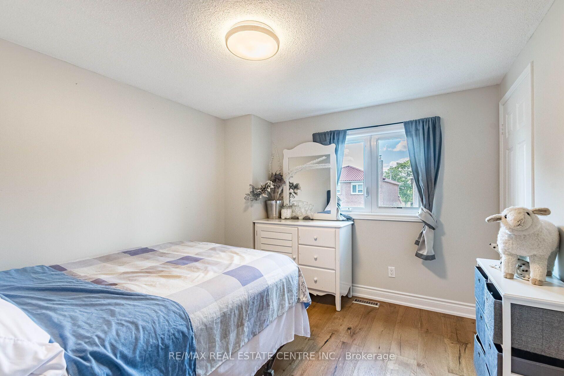 Photo 22 of 1571 Meadowfield Crescent, Mississauga, East Credit — HOMEH