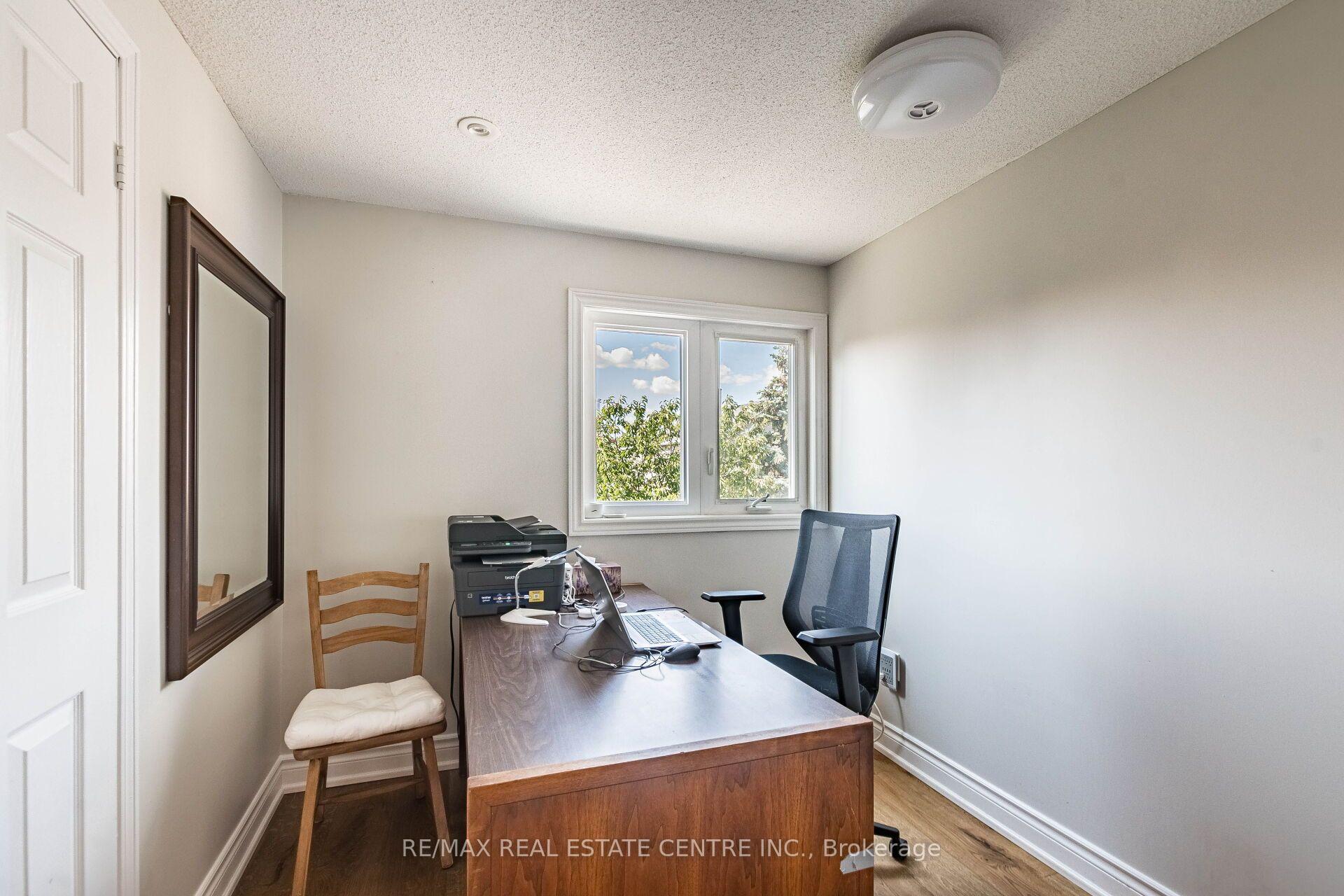 Photo 23 of 1571 Meadowfield Crescent, Mississauga, East Credit — HOMEH