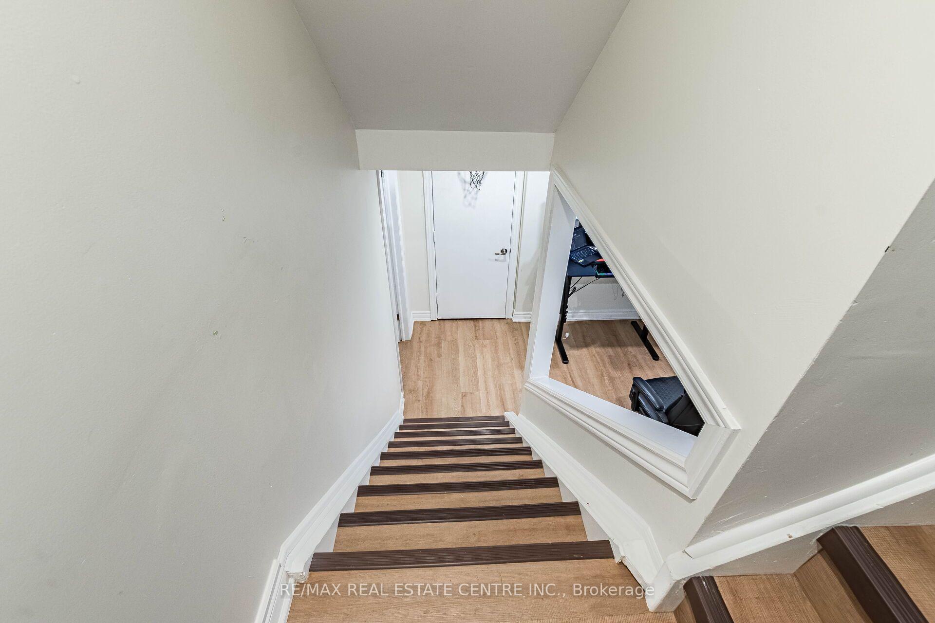 Photo 25 of 1571 Meadowfield Crescent, Mississauga, East Credit — HOMEH