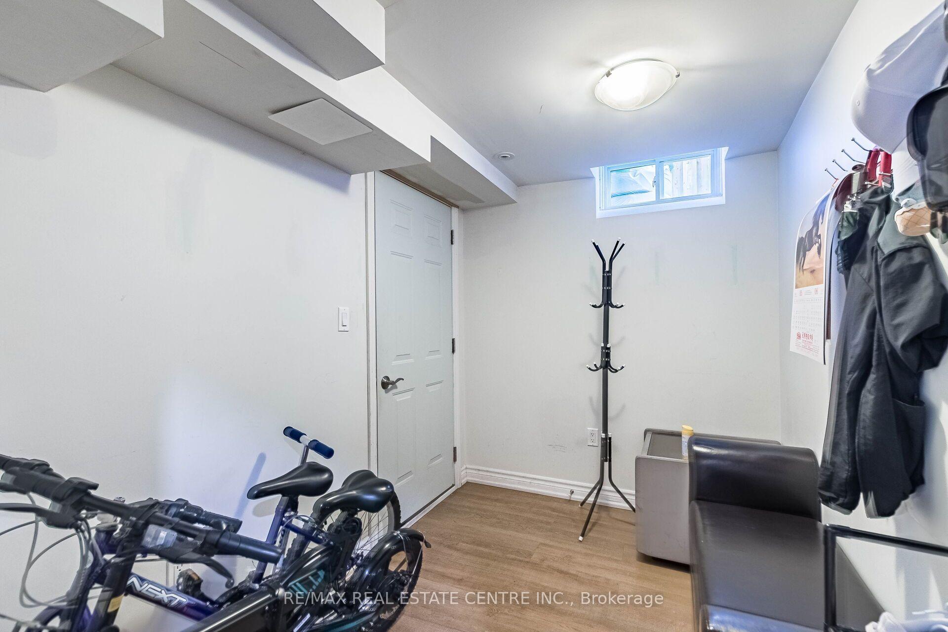 Photo 29 of 1571 Meadowfield Crescent, Mississauga, East Credit — HOMEH
