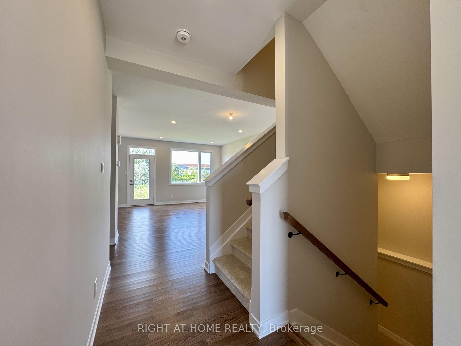 Photo 5 of 103 Ryan Reynolds Way, Ottawa, Avalon West — HOMEH