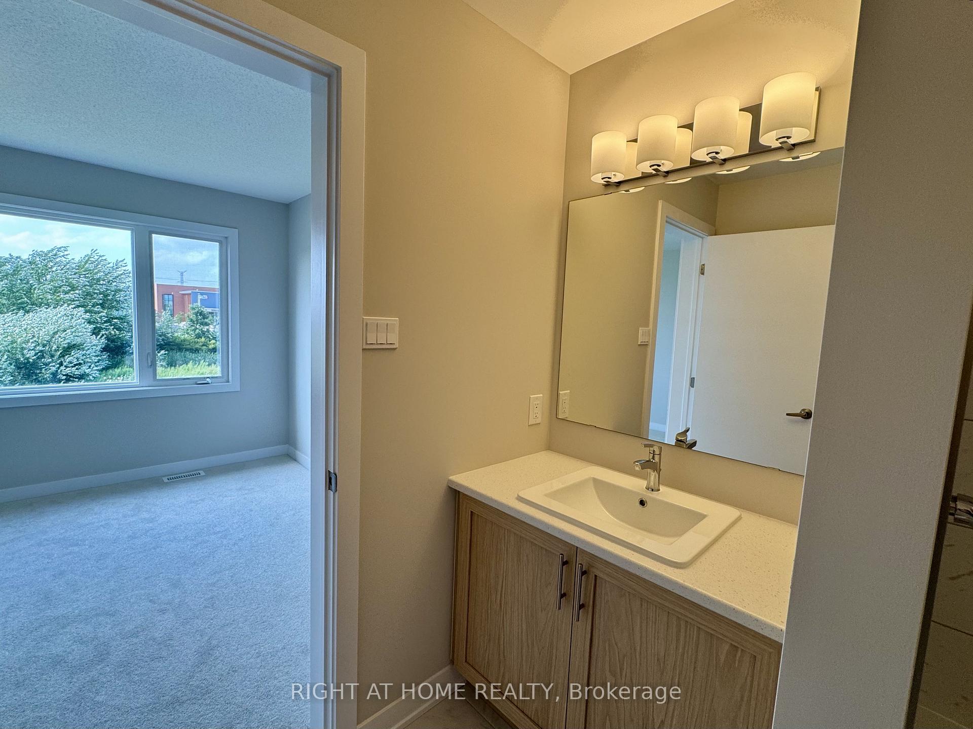 Photo 12 of 103 Ryan Reynolds Way, Ottawa, Avalon West — HOMEH
