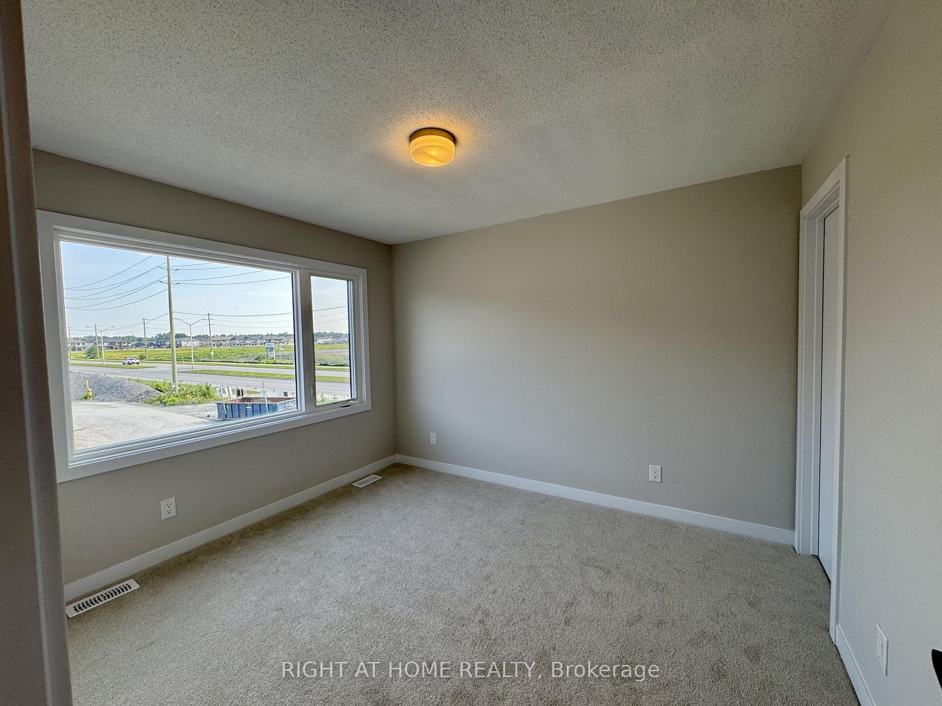 Photo 13 of 103 Ryan Reynolds Way, Ottawa, Avalon West — HOMEH