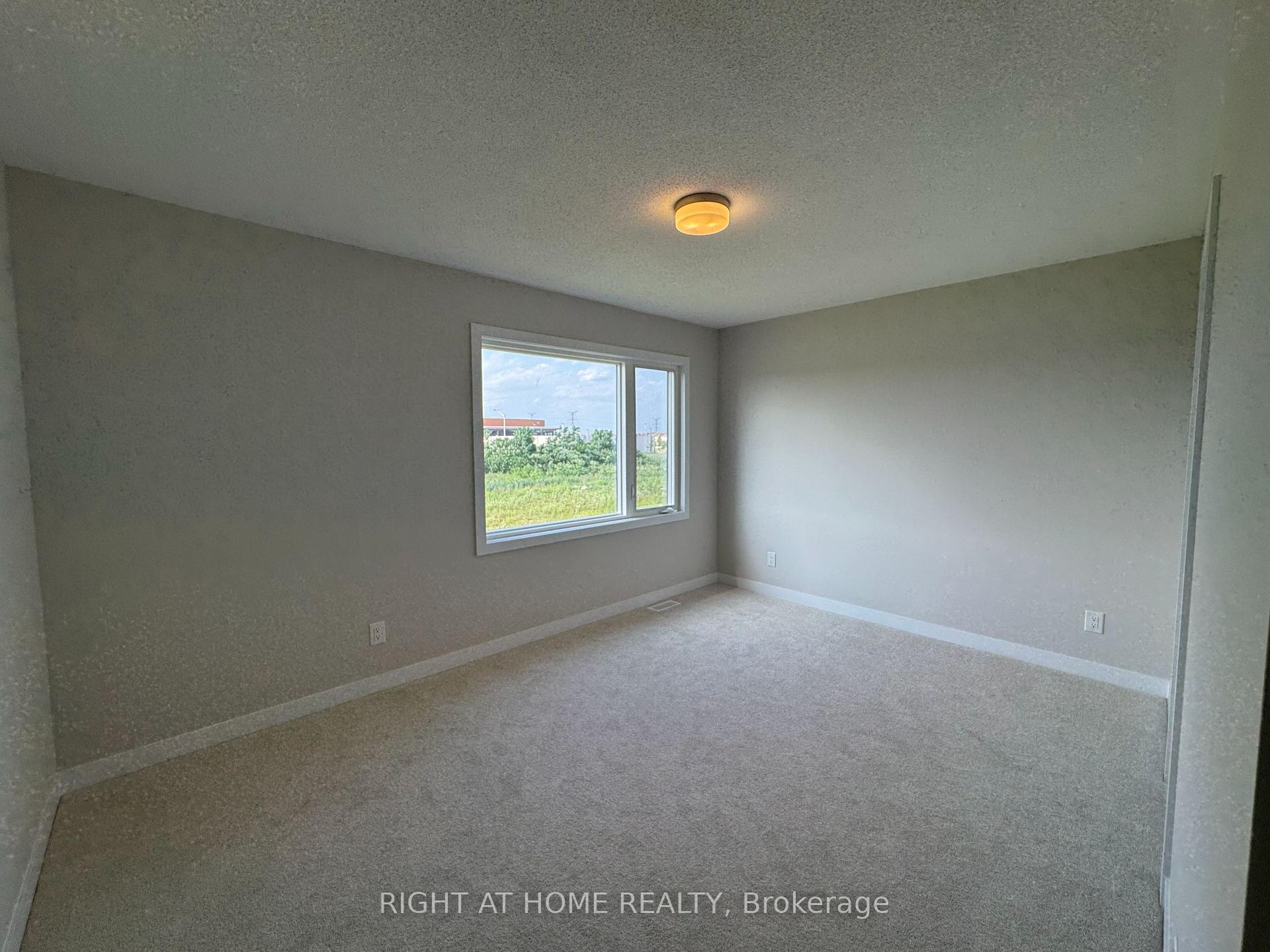 Photo 14 of 103 Ryan Reynolds Way, Ottawa, Avalon West — HOMEH