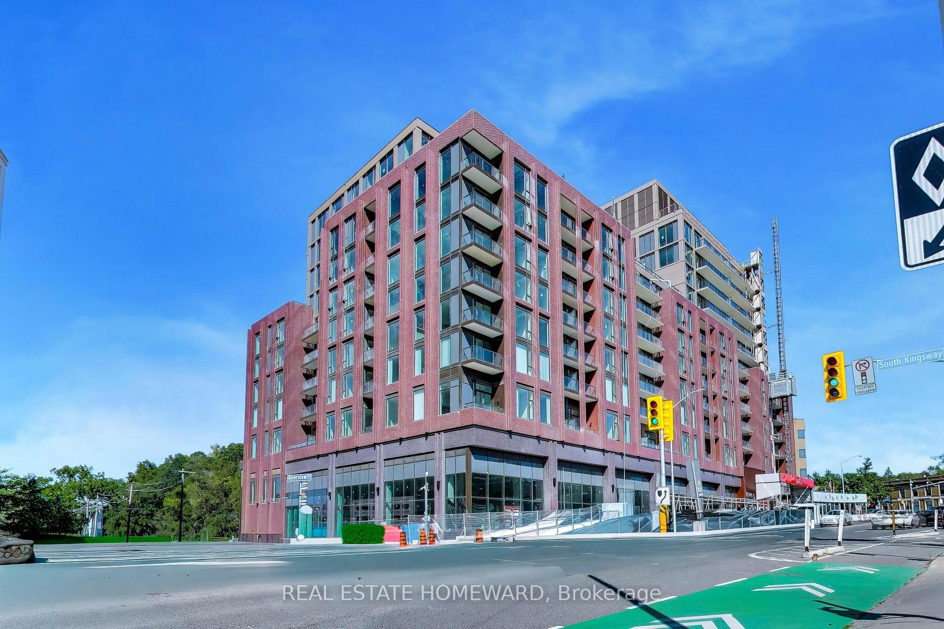Photo of Unit 304, 2450 Bloor Street W