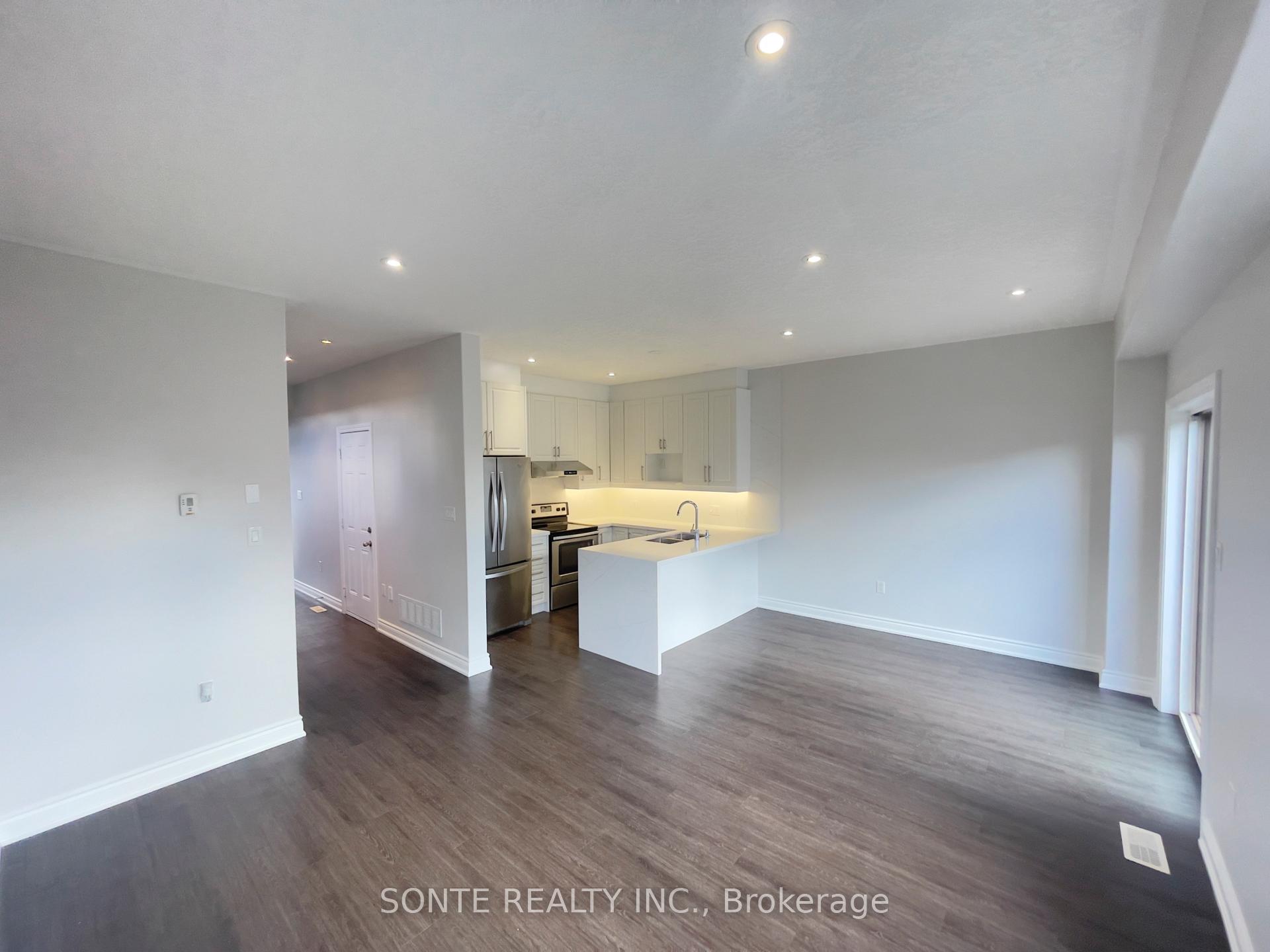 Photo 6 of Unit Unit 22, 40 Megan Crescent, Barrie, Holly — HOMEH