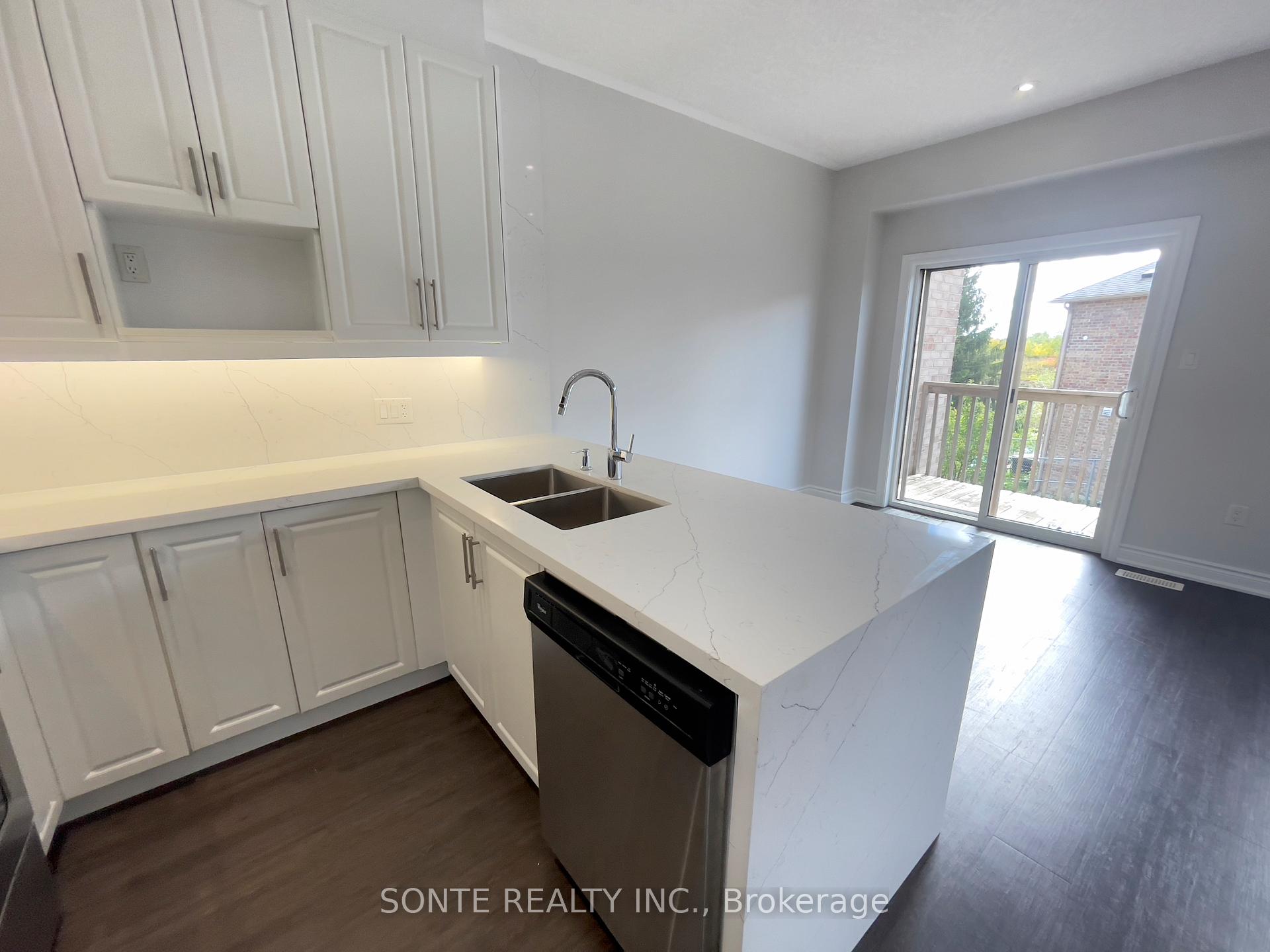 Photo 8 of Unit Unit 22, 40 Megan Crescent, Barrie, Holly — HOMEH