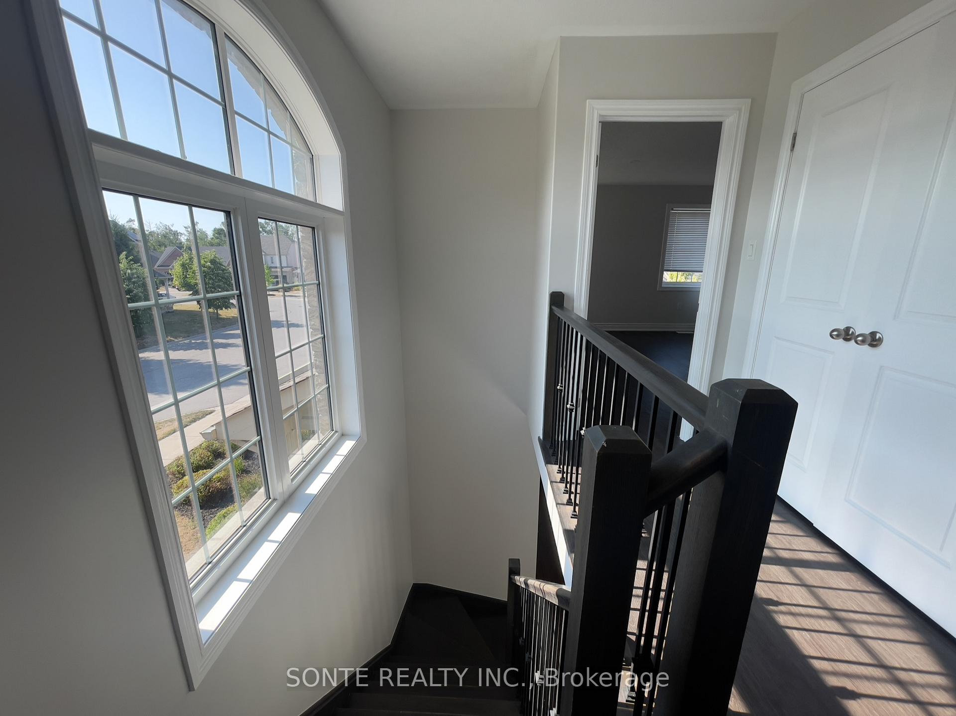 Photo 11 of Unit Unit 22, 40 Megan Crescent, Barrie, Holly — HOMEH