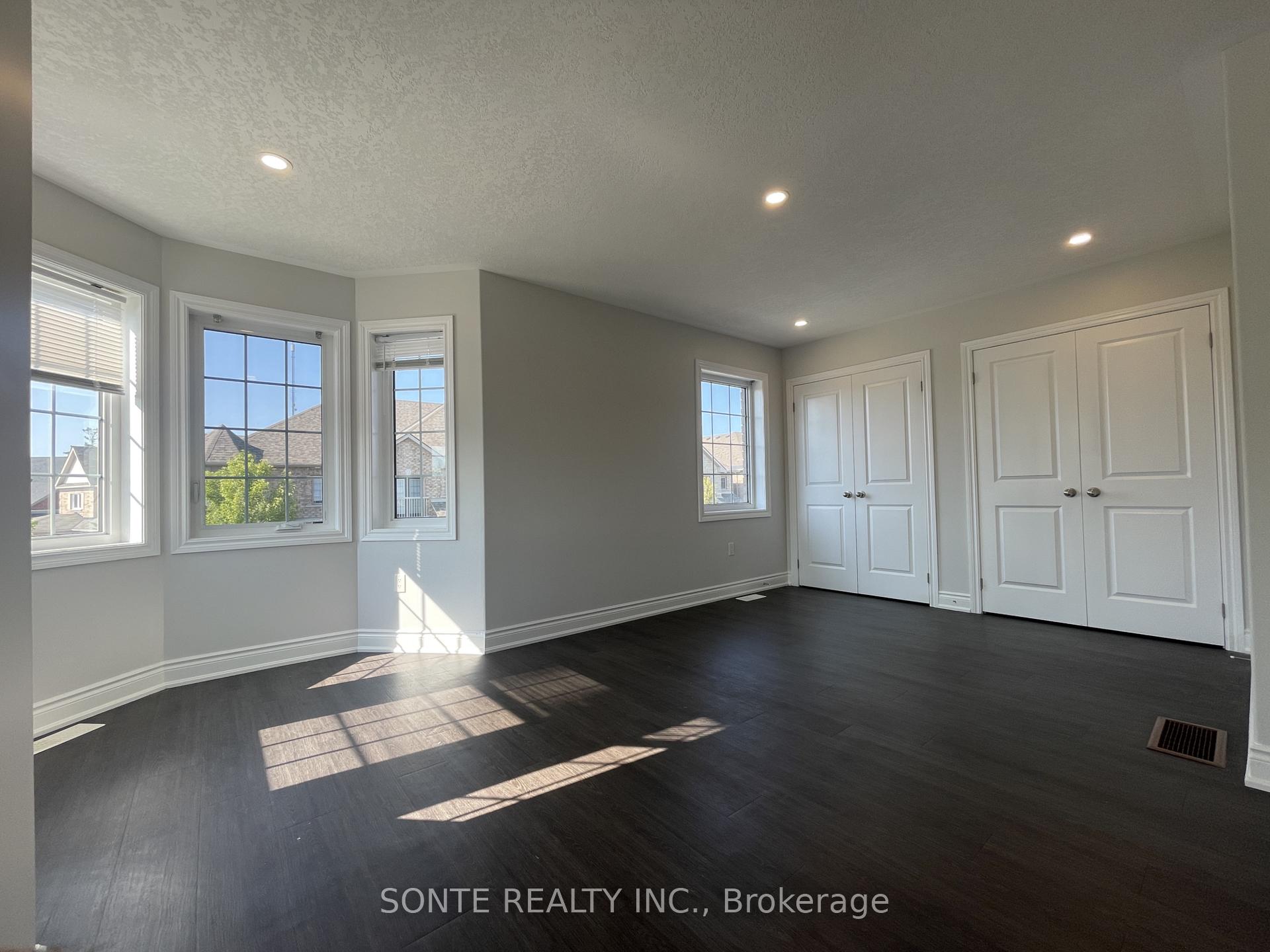 Photo 14 of Unit Unit 22, 40 Megan Crescent, Barrie, Holly — HOMEH