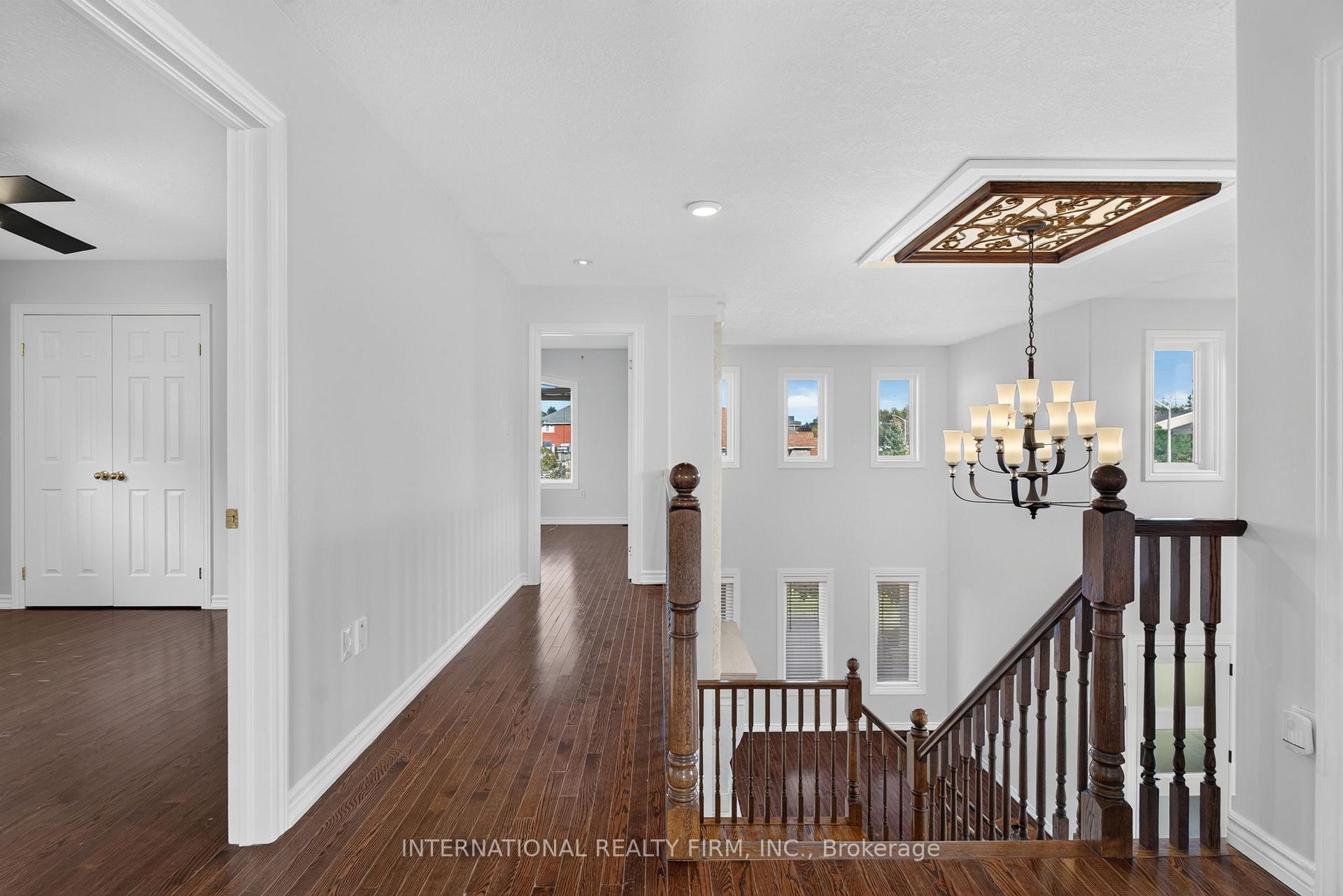 Photo 30 of 60 Prince William Way W, Barrie, Innis-Shore — HOMEH