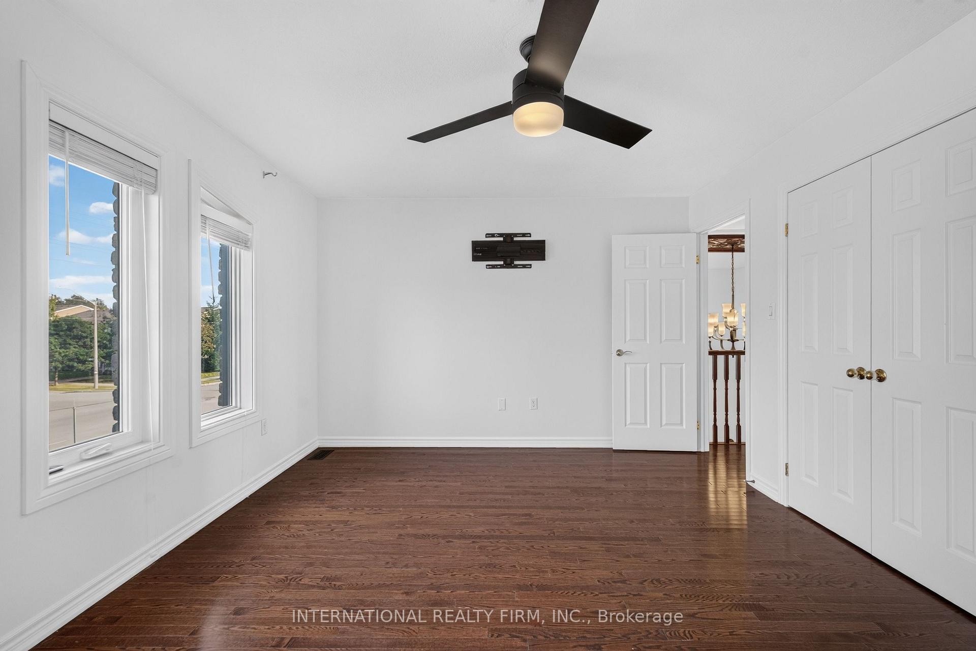 Photo 36 of 60 Prince William Way W, Barrie, Innis-Shore — HOMEH