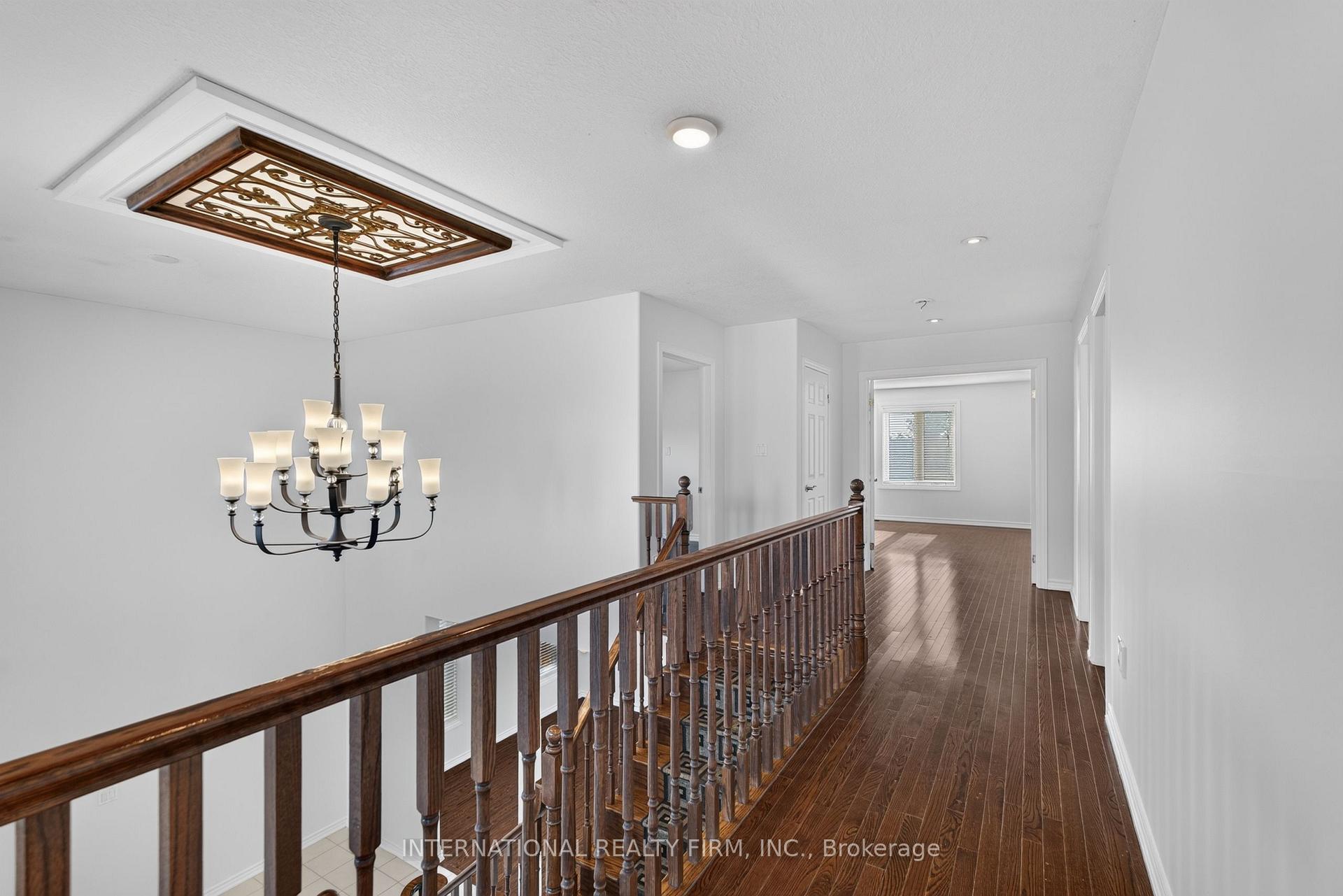 Photo 37 of 60 Prince William Way W, Barrie, Innis-Shore — HOMEH