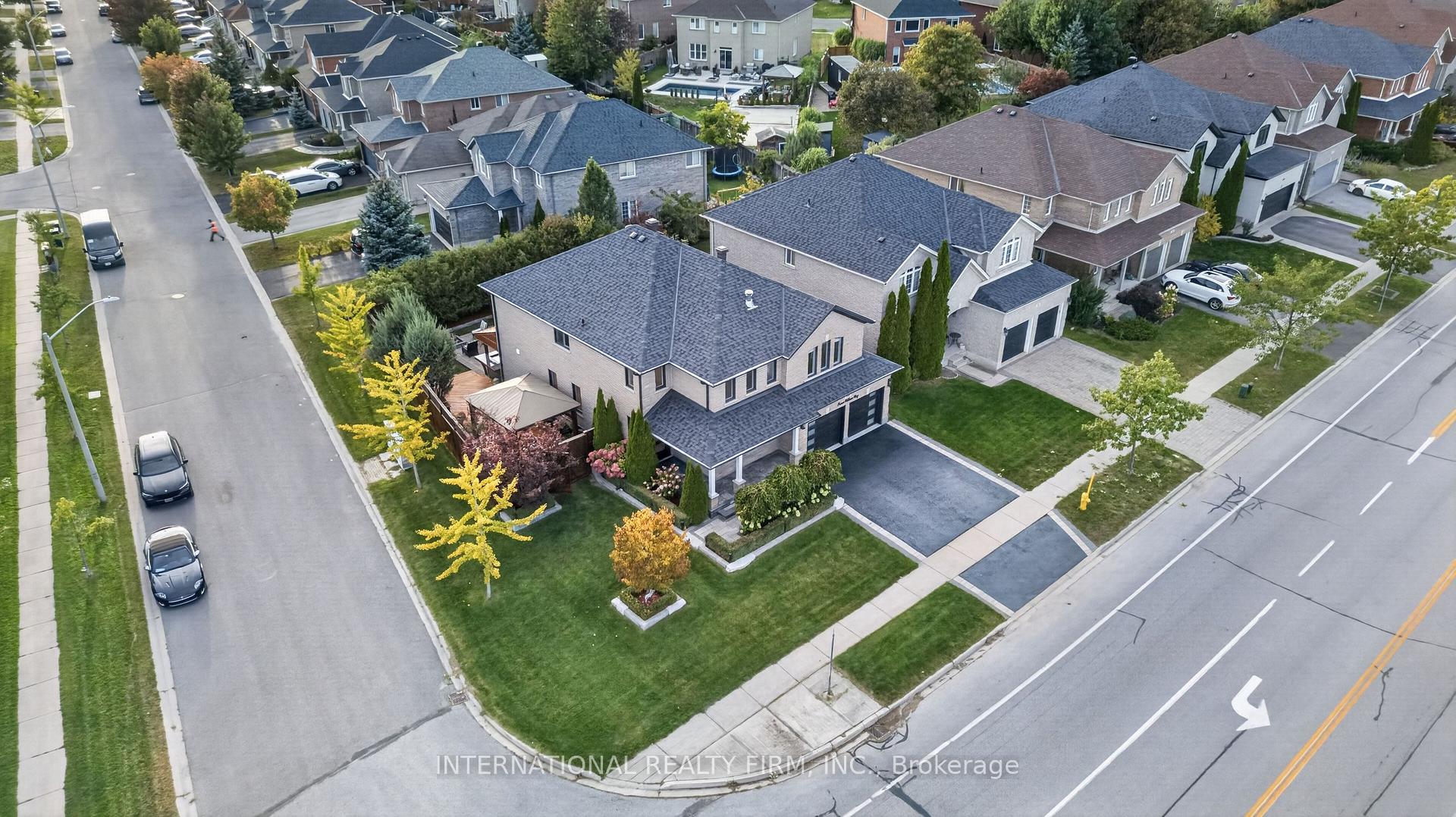 Photo 48 of 60 Prince William Way W, Barrie, Innis-Shore — HOMEH