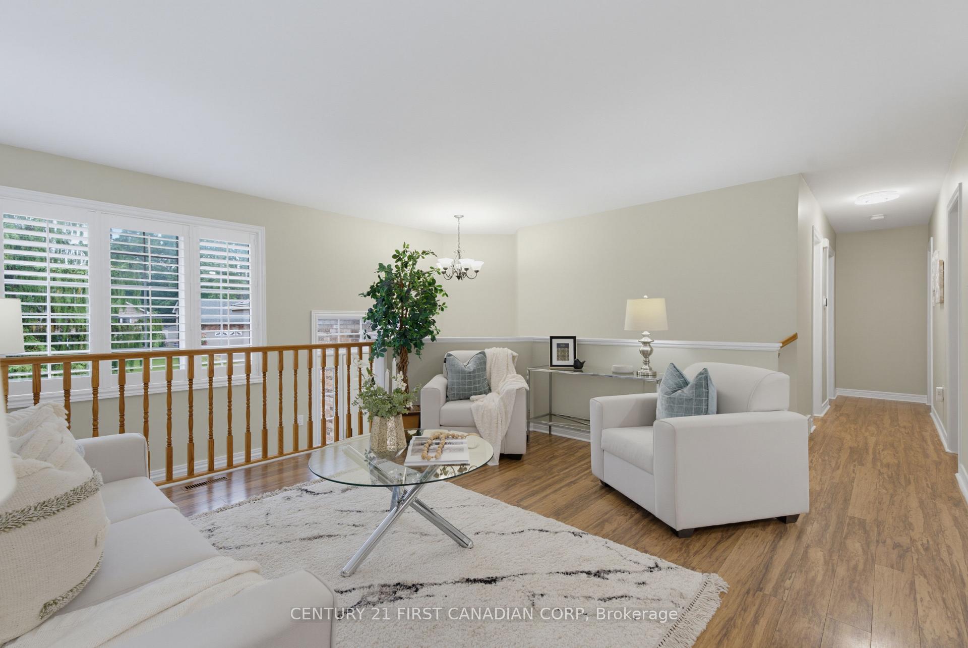 Photo 5 of 189 Gibson Crescent, Lucan Biddulph, Lucan — HOMEH