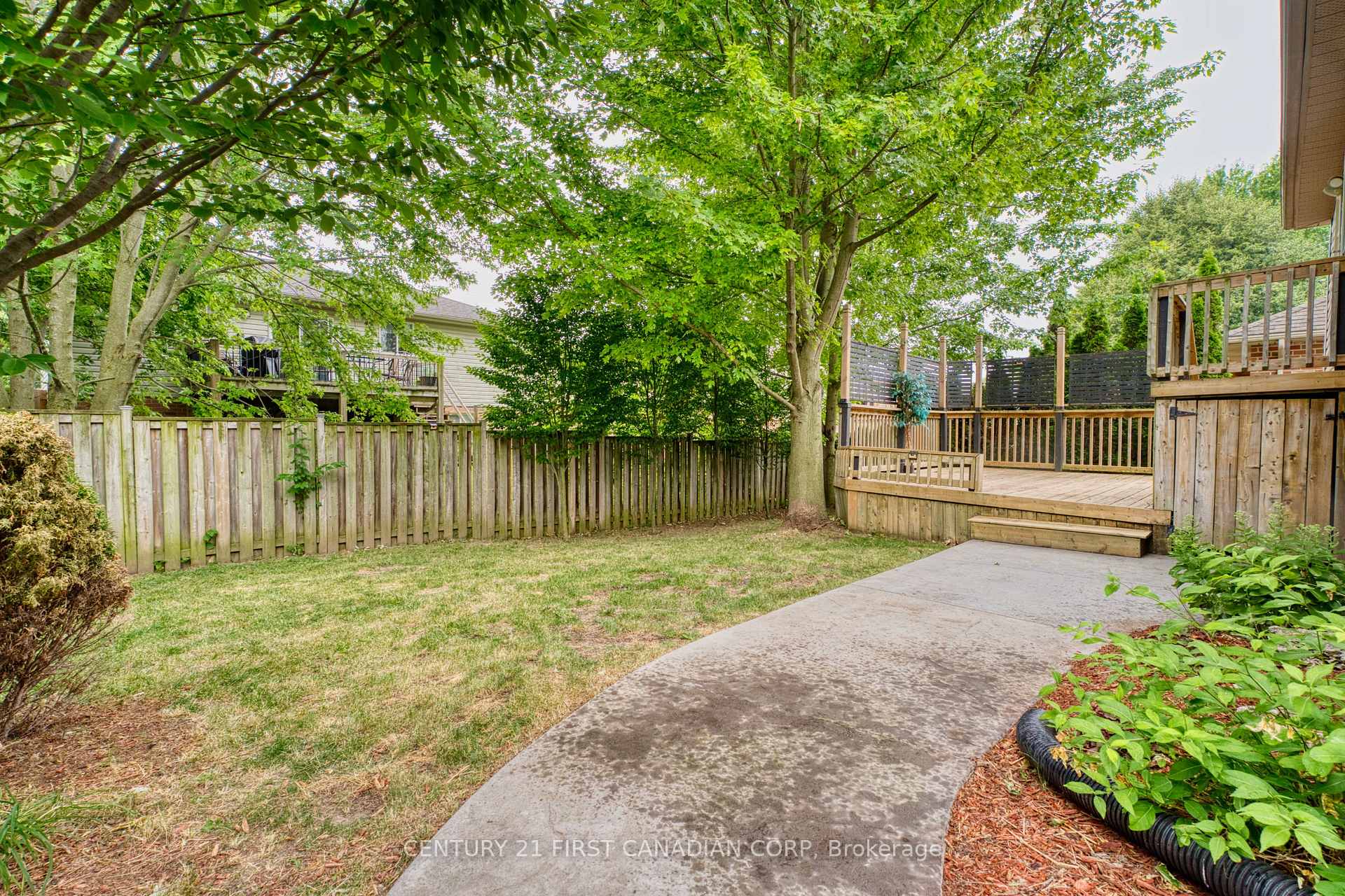 Photo 32 of 189 Gibson Crescent, Lucan Biddulph, Lucan — HOMEH