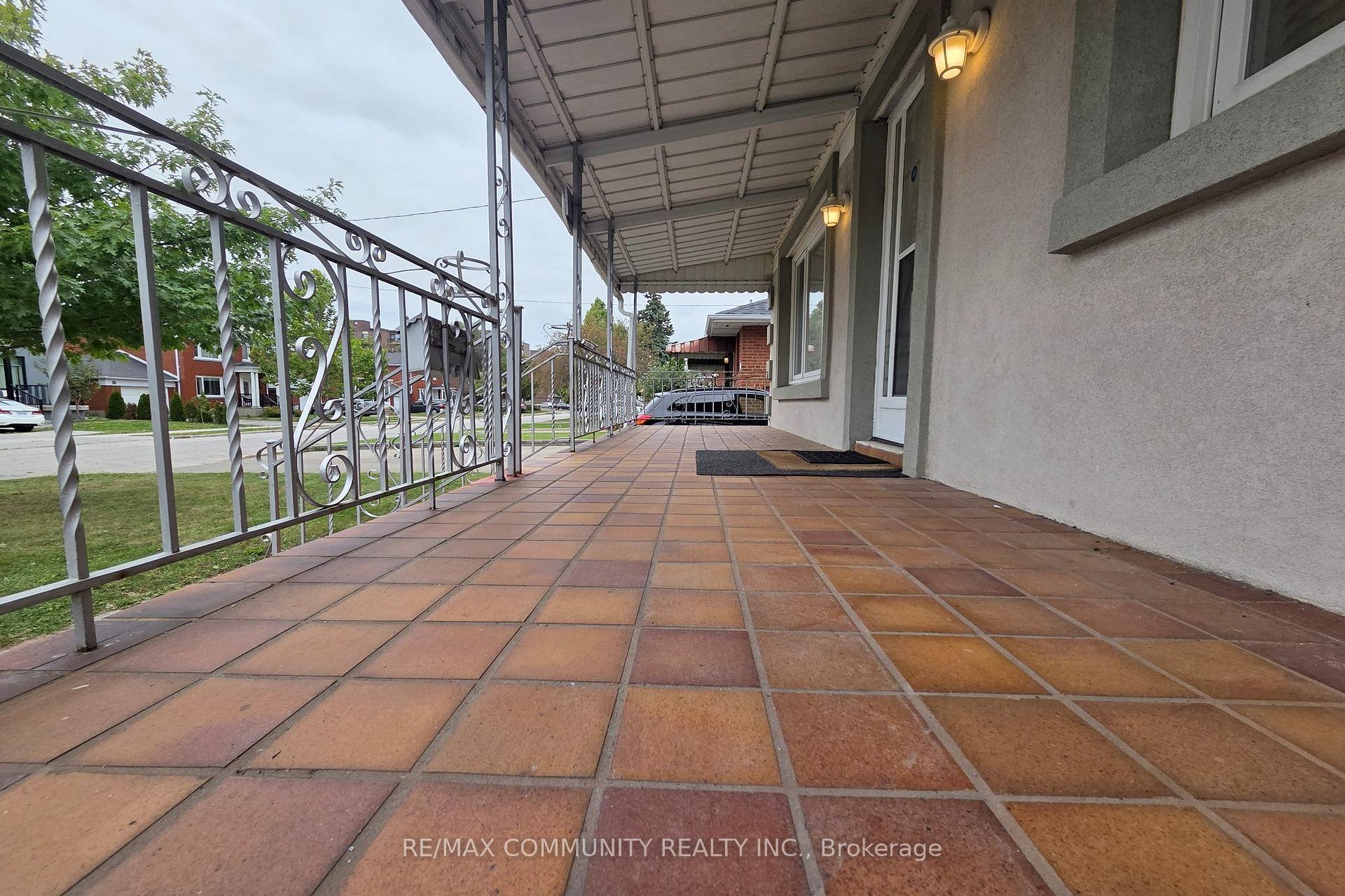 Photo 3 of 93 Waringstown Drive, Scarborough, Wexford-Maryvale — HOMEH