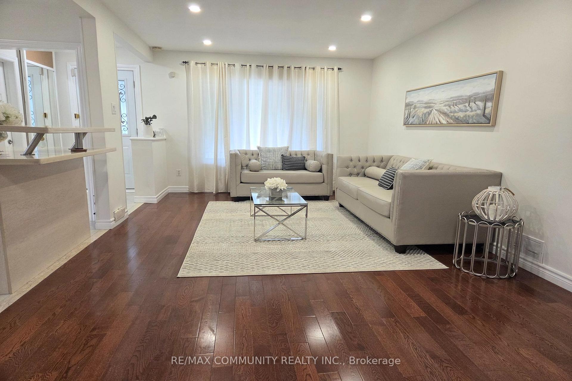 Photo 8 of 93 Waringstown Drive, Scarborough, Wexford-Maryvale — HOMEH