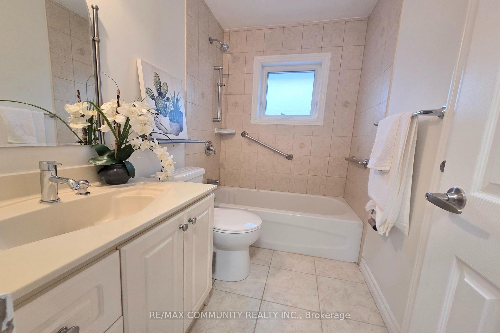 Photo 16 of 93 Waringstown Drive, Scarborough, Wexford-Maryvale — HOMEH